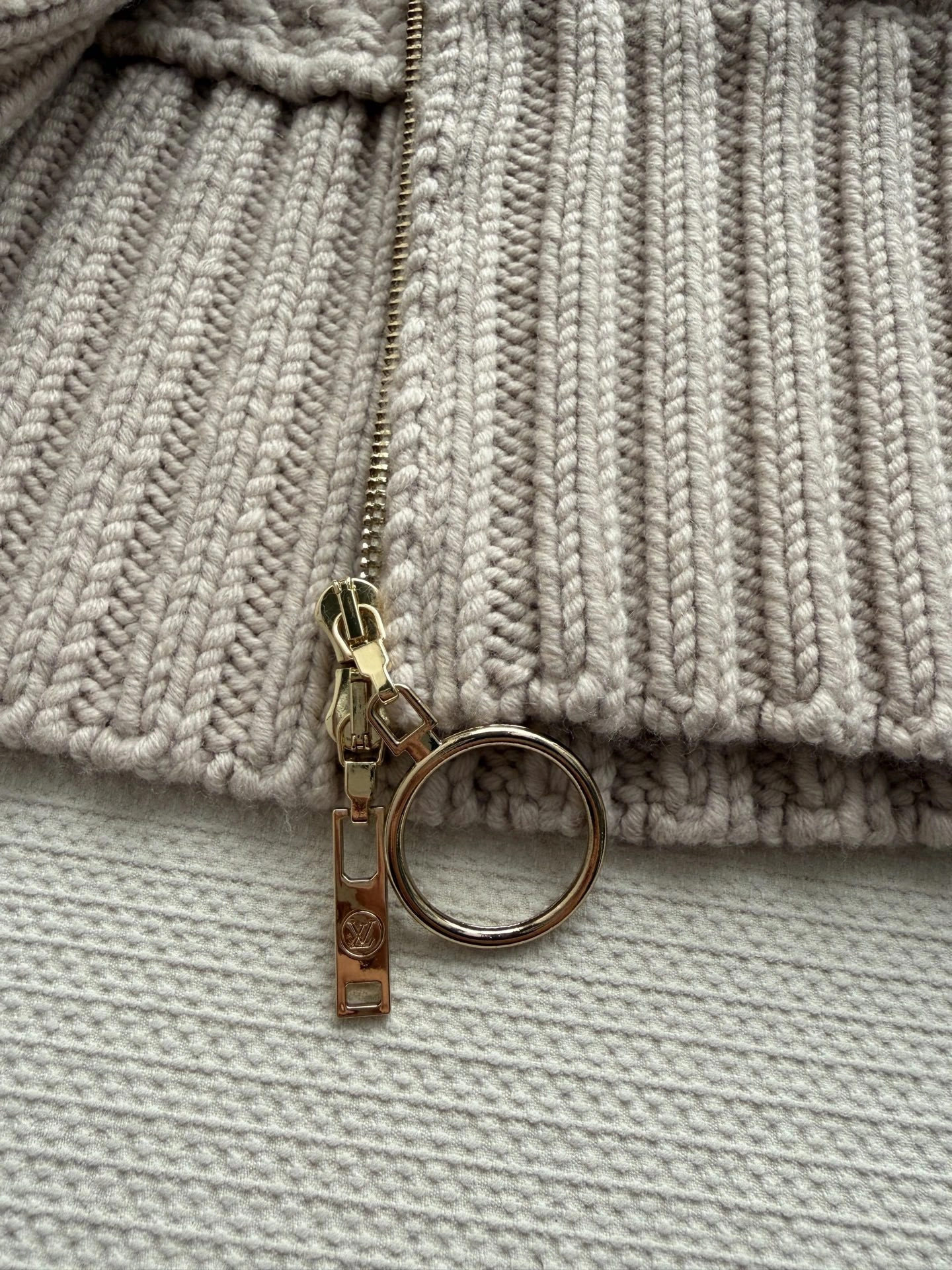 Victoria-- 8V wool item:F-F245A2012
