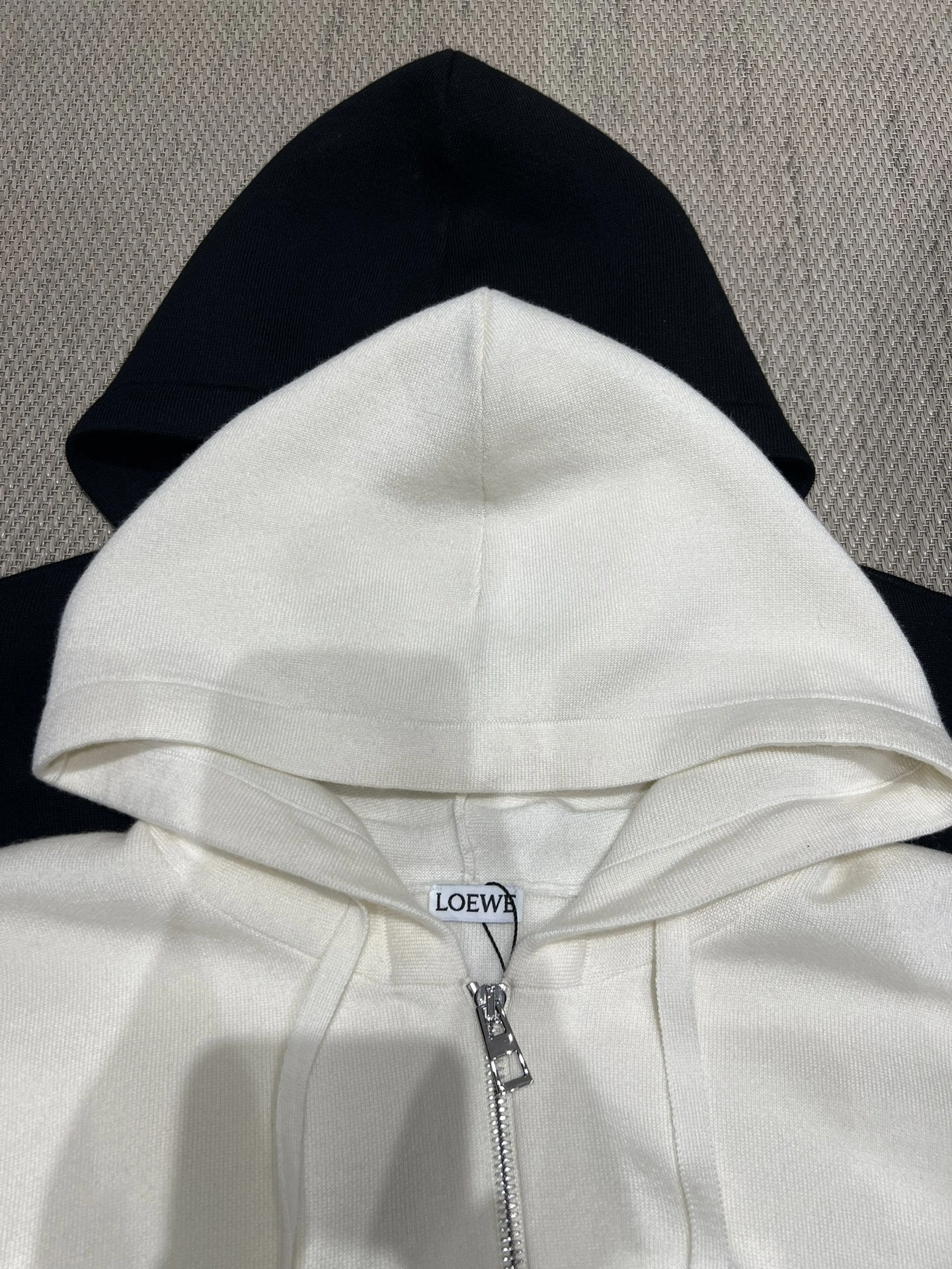 Victoria-- 8o5w5 2025 wool Calfskin oversized 2Colour item:E-F140L1904-2H