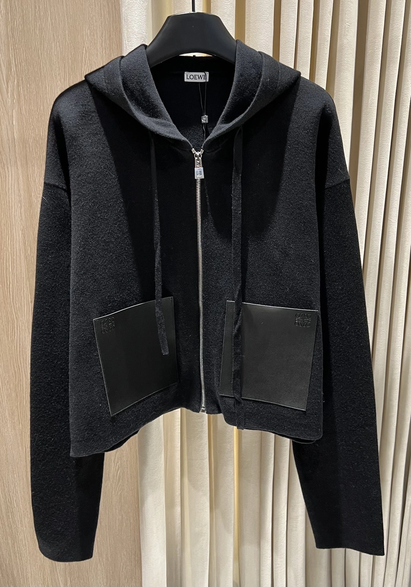 Victoria-- 8o5w5 2025 wool Calfskin oversized 2Colour item:E-F140L1904-2H