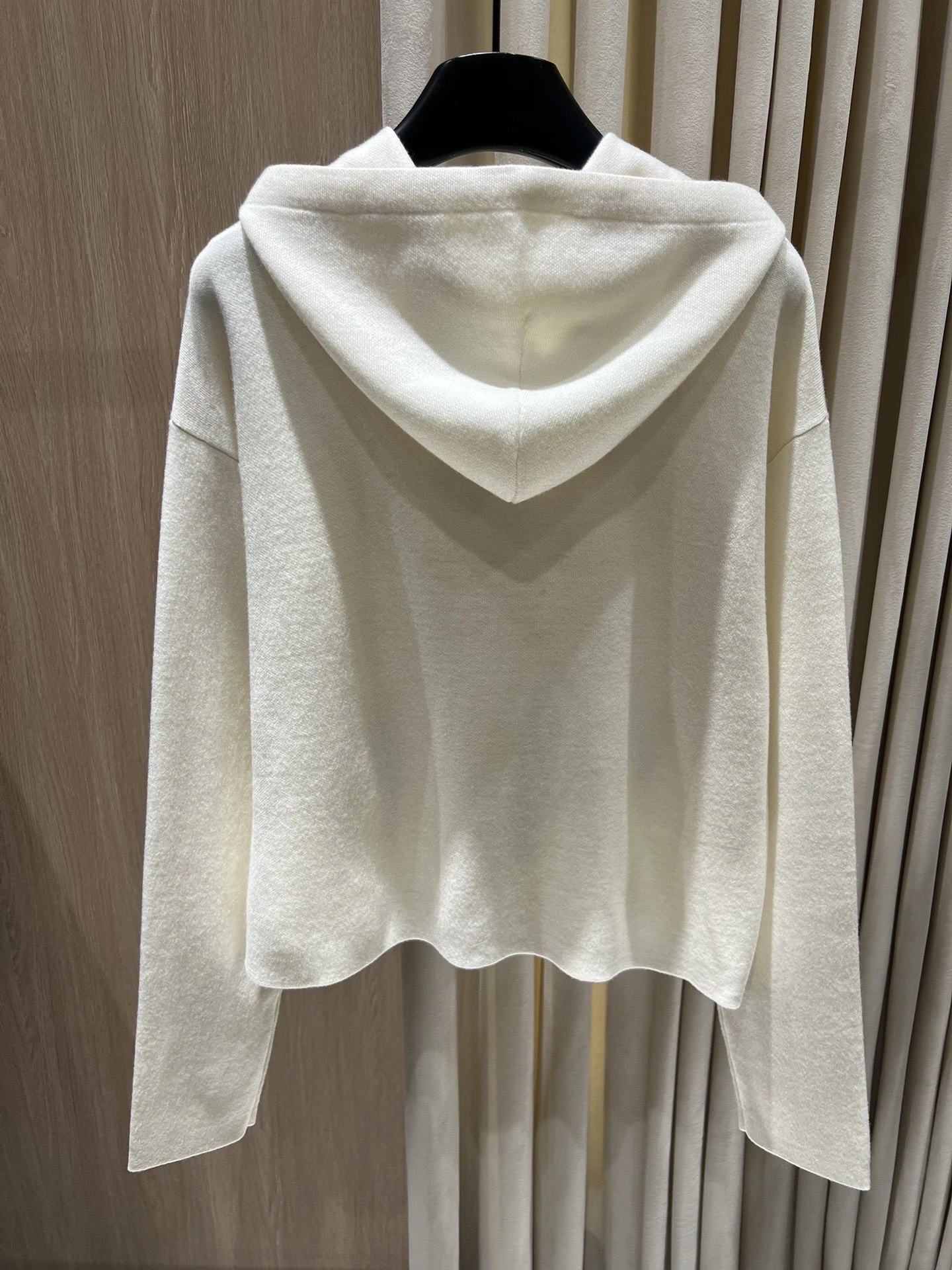 Victoria-- 8o5w5 2025 wool Calfskin oversized 2Colour item:E-F140L1904-2H