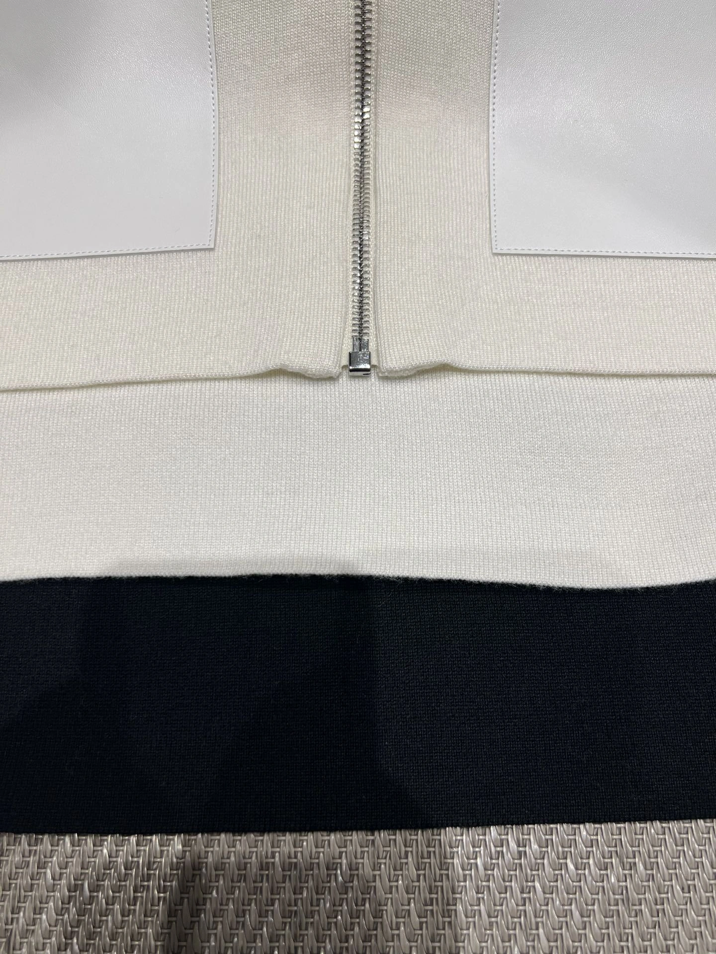 Victoria-- 8o5w5 2025 wool Calfskin oversized 2Colour item:E-F140L1904-2H