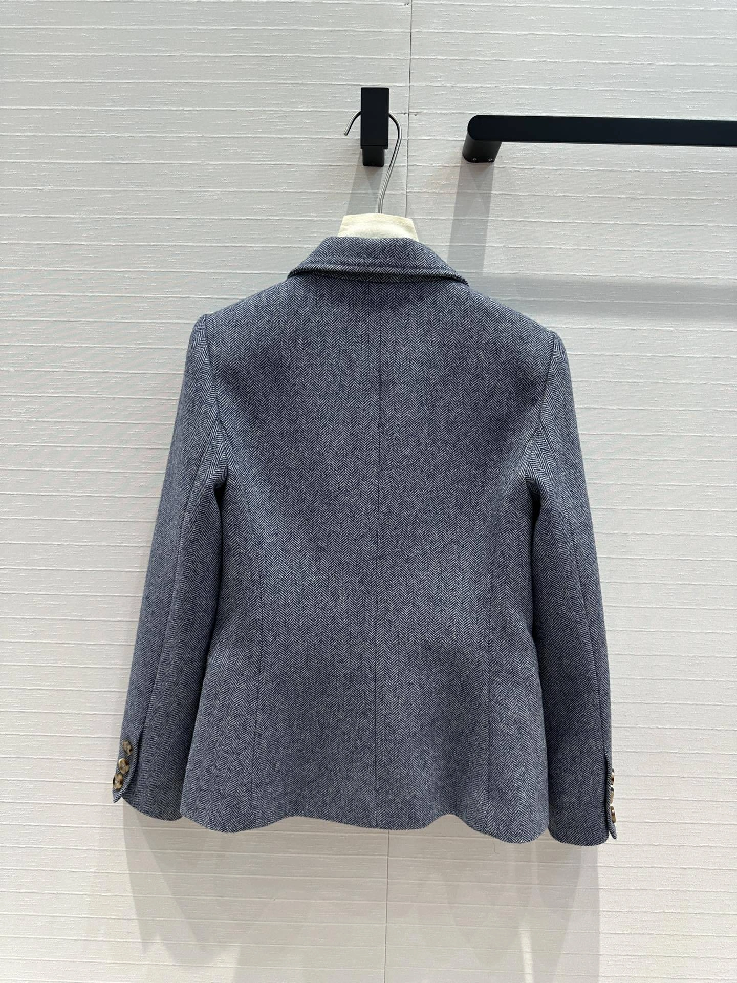 Victoria-- 8o5w5 item:D-F061I0729