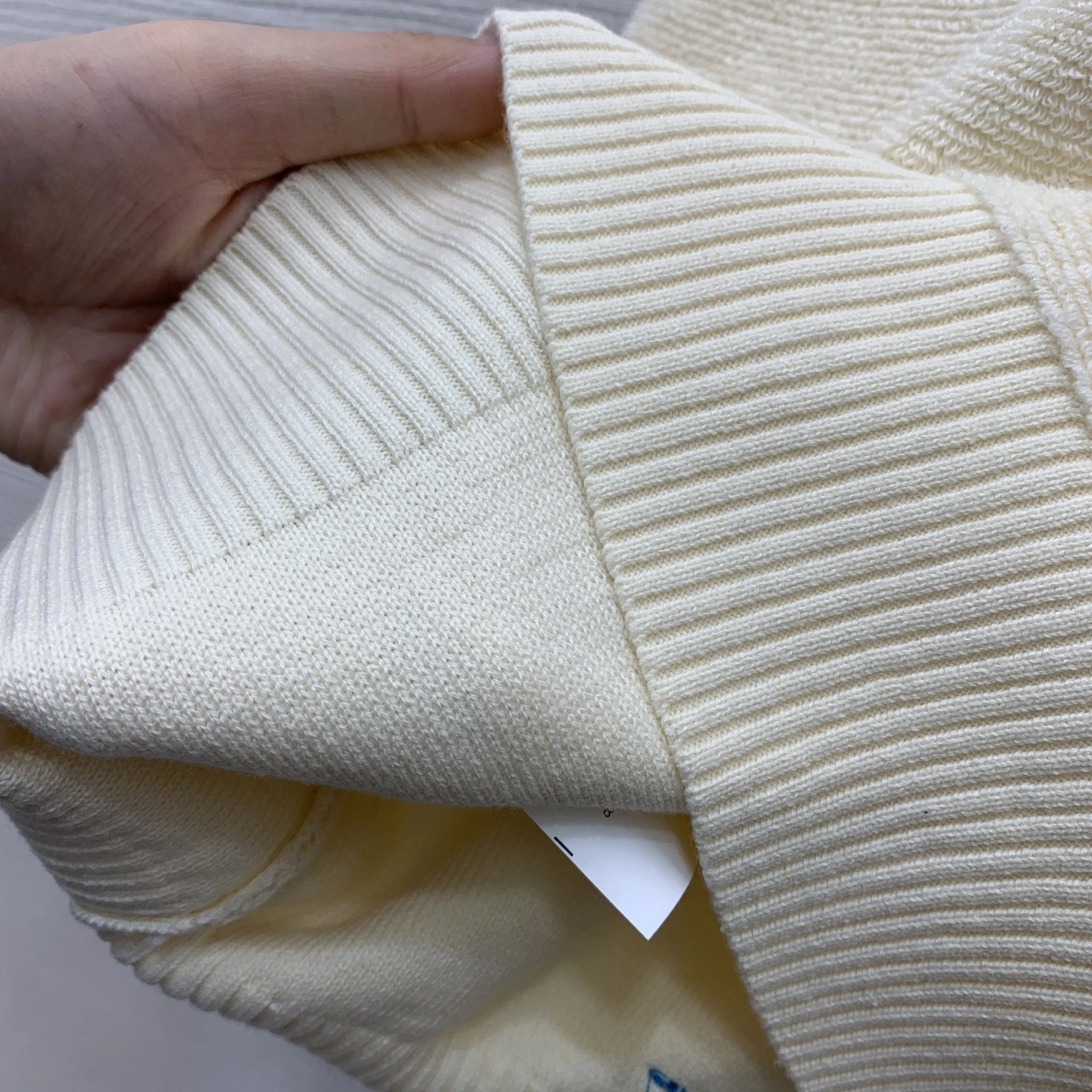 Victoria-- 8o5w5 wool embroidery 2colour item:F-F140A1419-2H