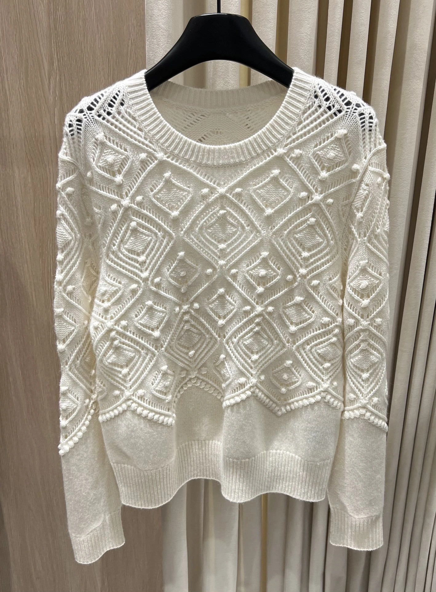 Victoria-- 8oro Pi191 cashmere item:E-F140L1933H