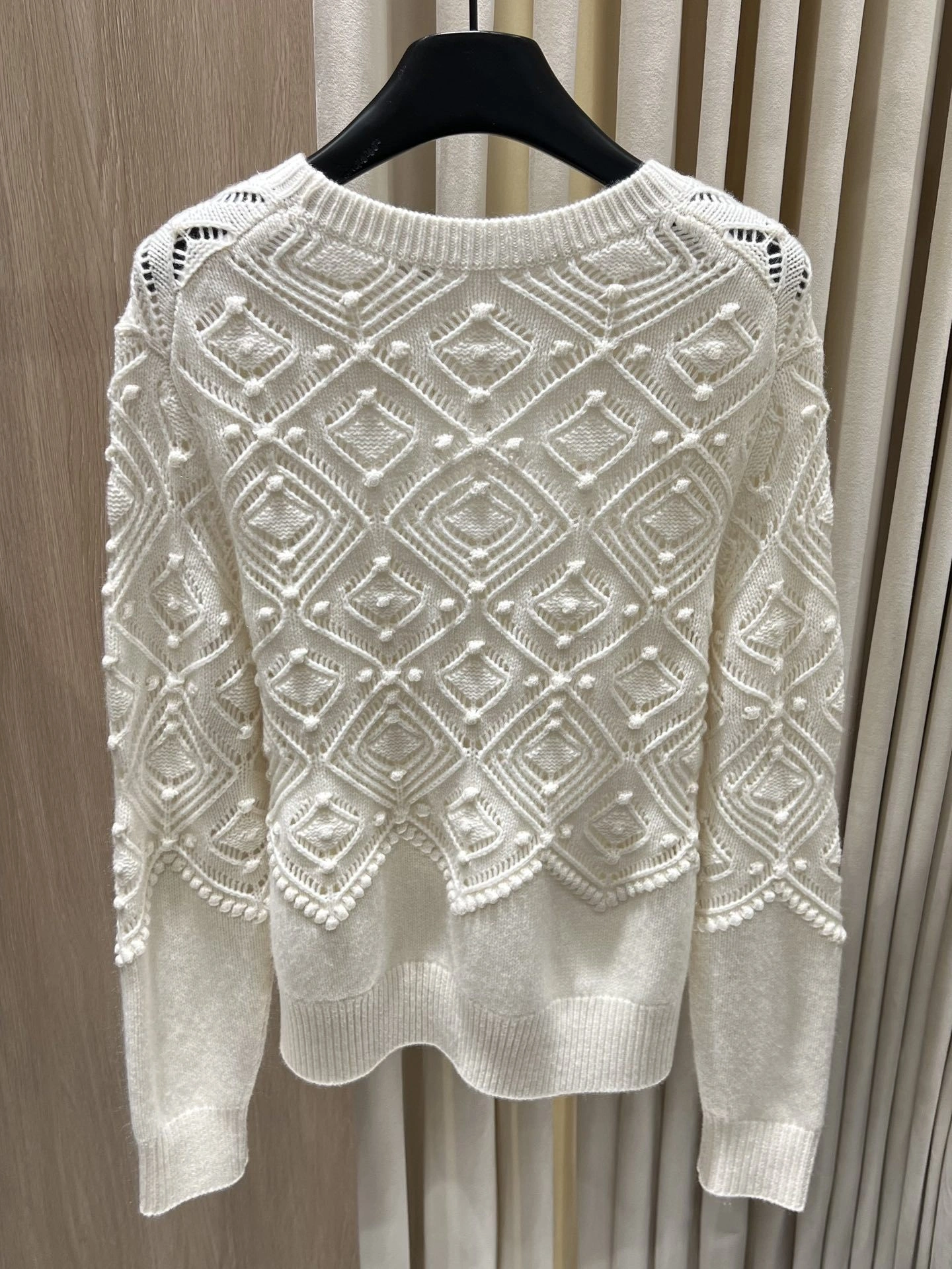 Victoria-- 8oro Pi191 cashmere item:E-F140L1933H