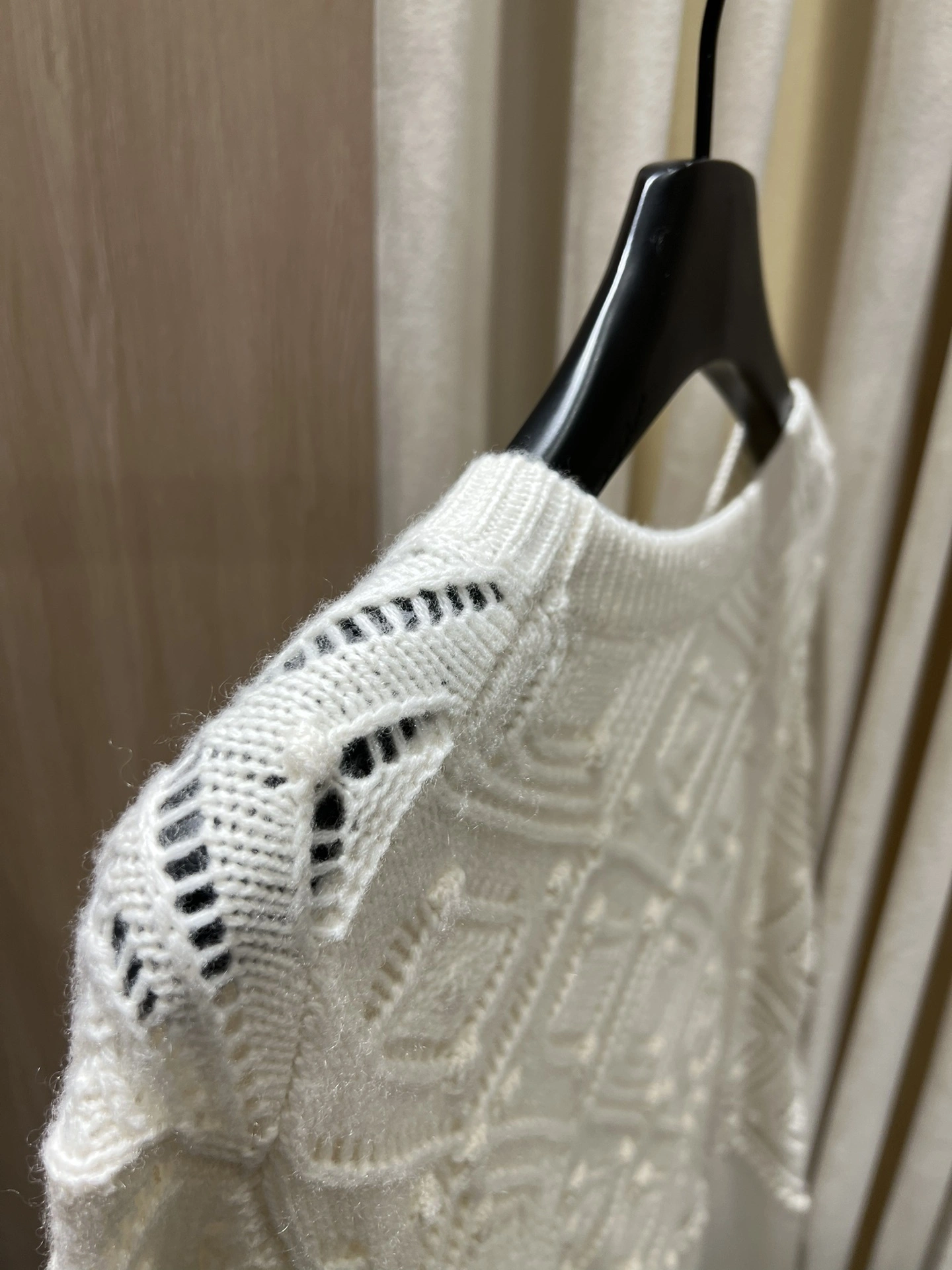 Victoria-- 8oro Pi191 cashmere item:E-F140L1933H