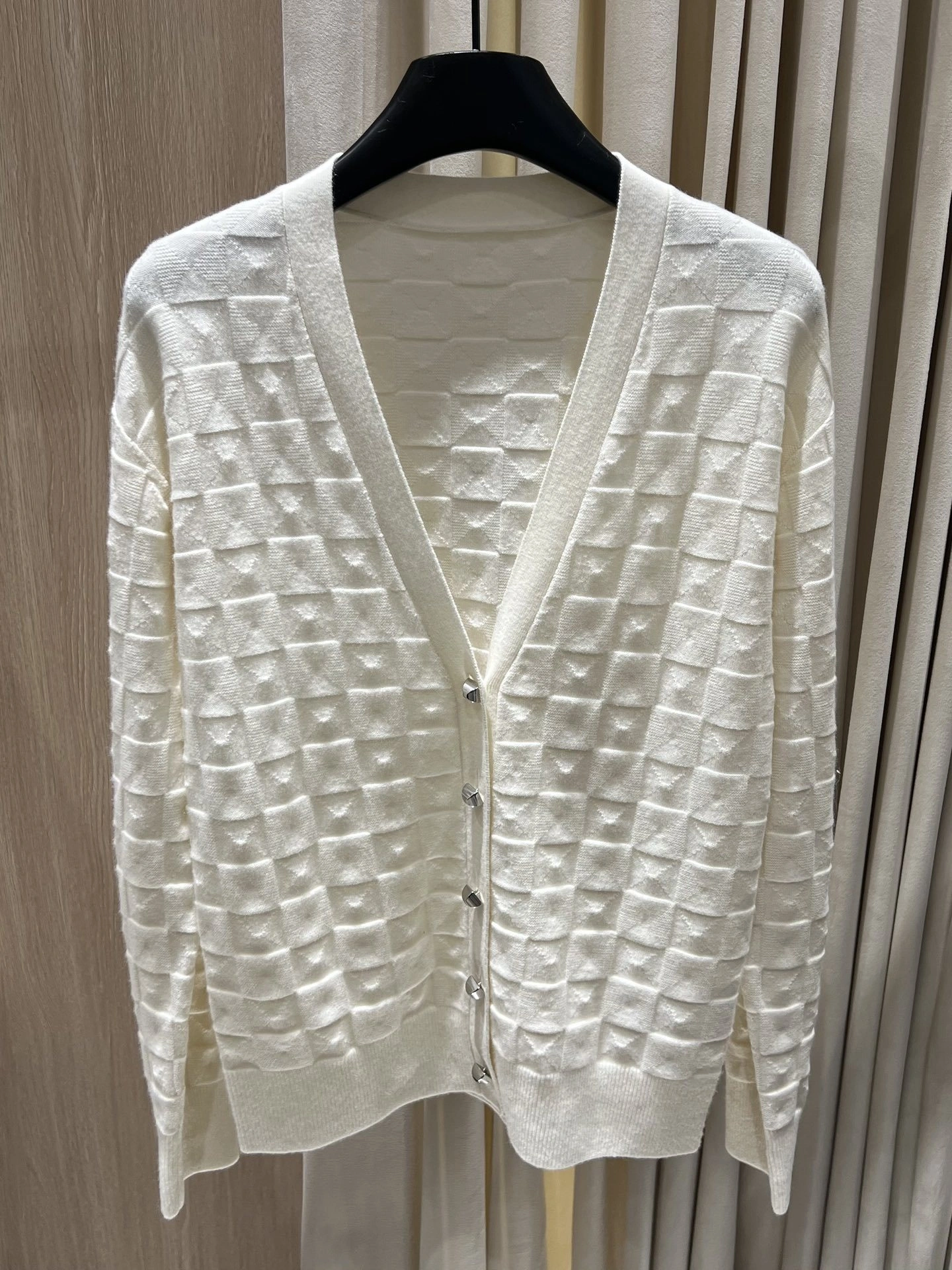 Victoria-- H5r75s cashmere item:E-F140L2735H