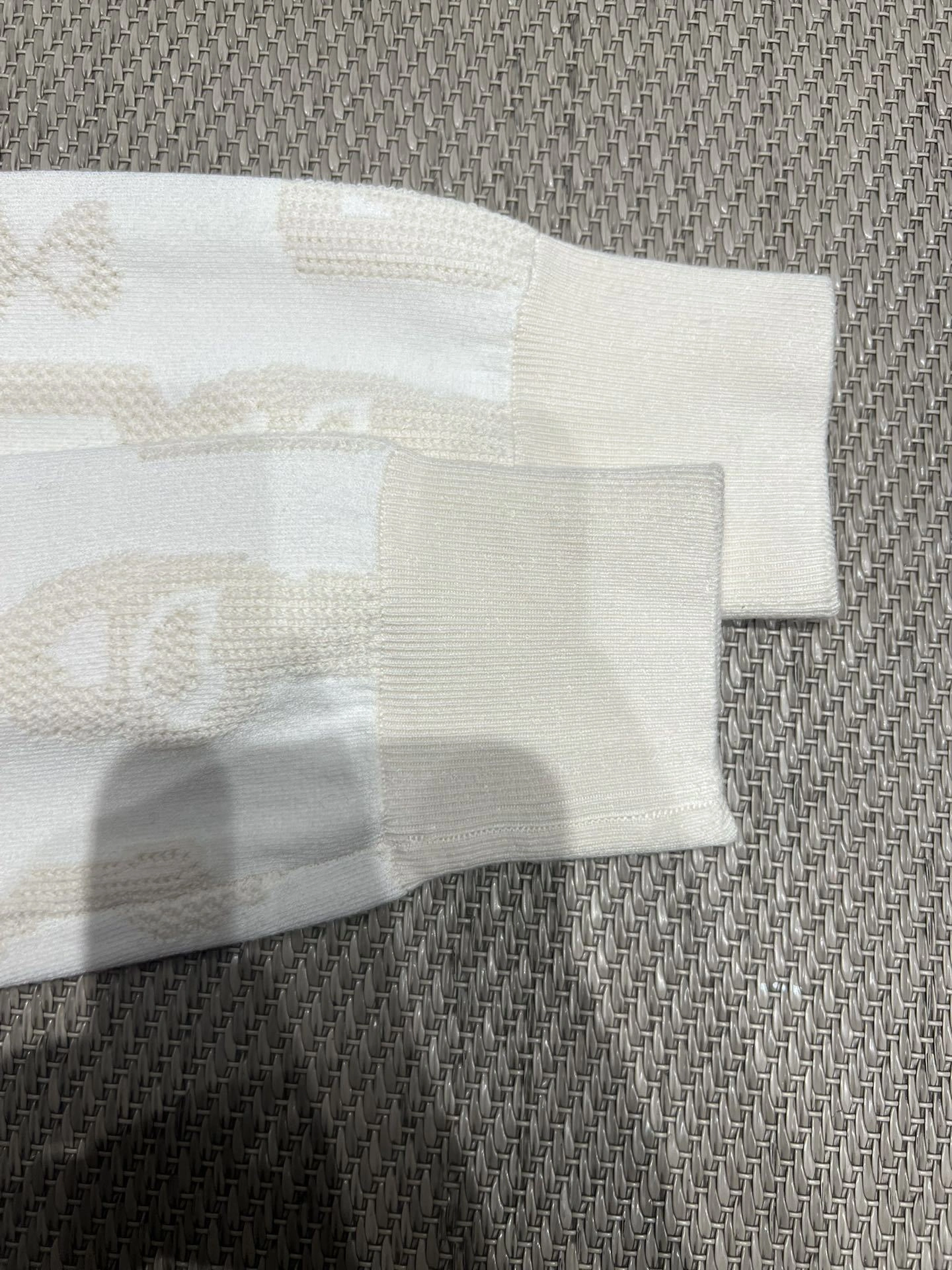 Victoria-- H5r75s wool item:E-F140J2115H