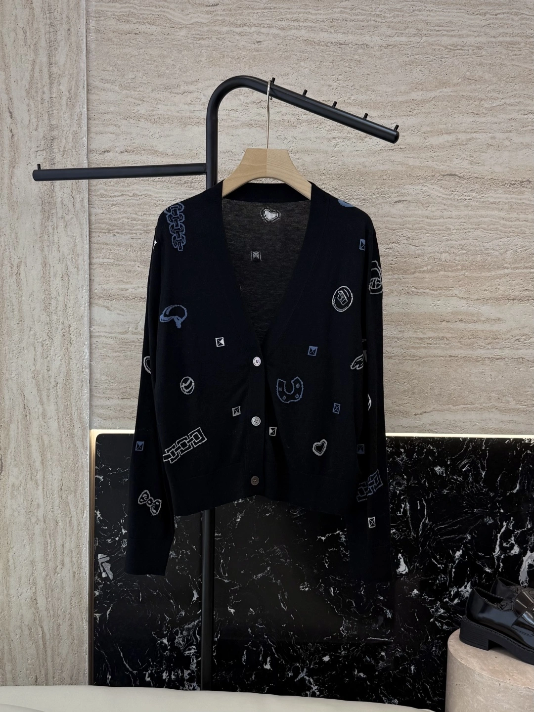 Victoria-- H5r75s wool item:E-F327J0917