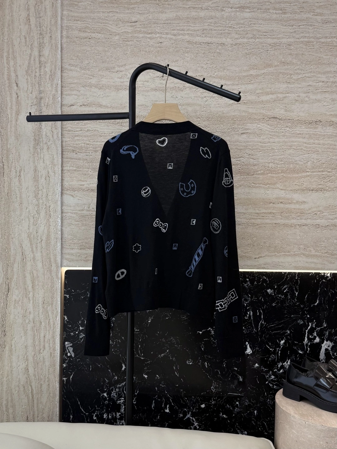Victoria-- H5r75s wool item:E-F327J0917