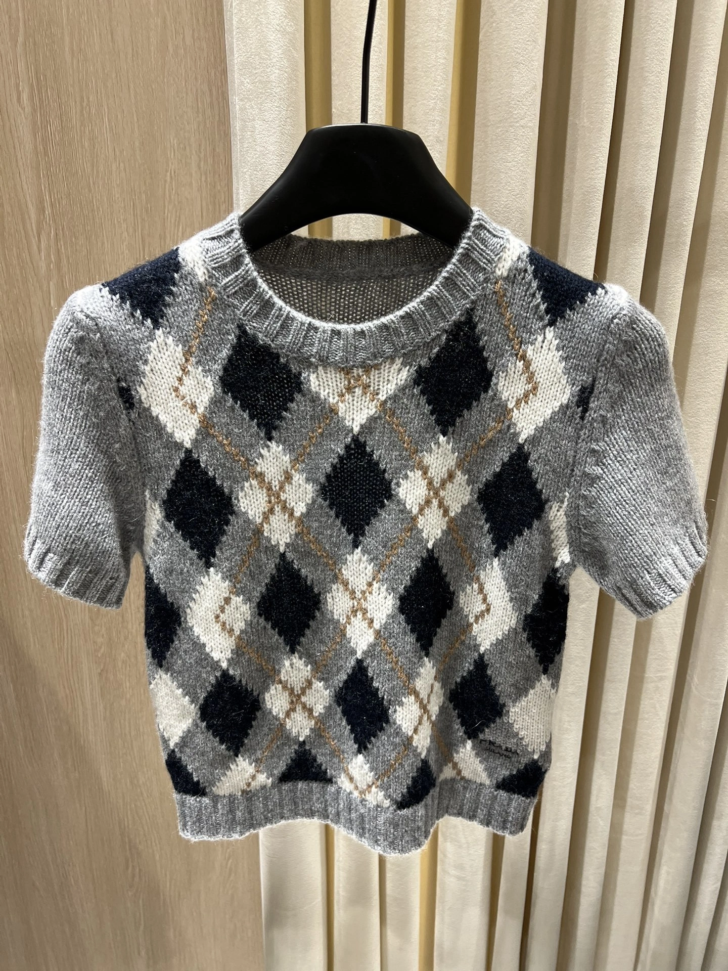 Victoria-- Pr141 cashmere item: E-F140J0501H