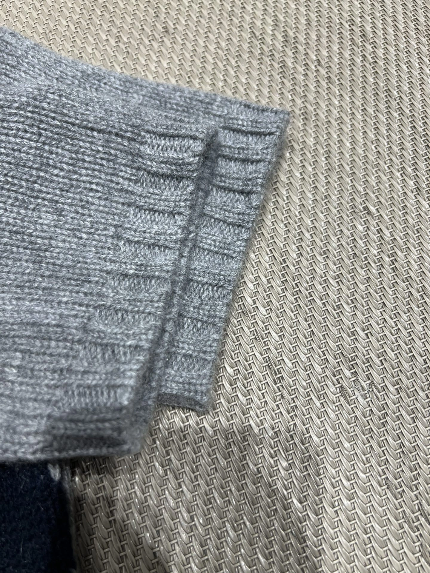 Victoria-- Pr141 cashmere item: E-F140J0501H
