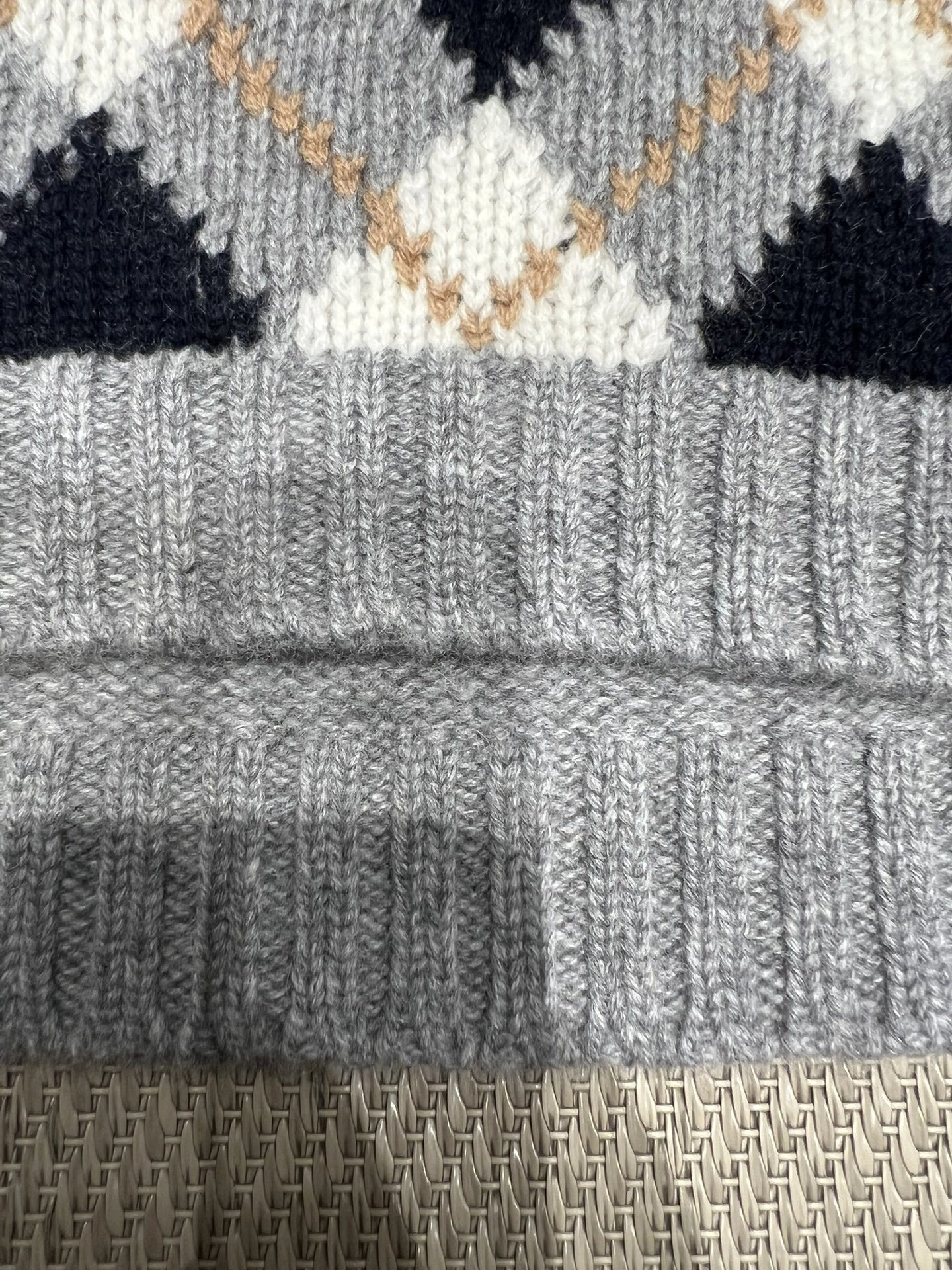 Victoria-- Pr141 cashmere item: E-F140J0501H