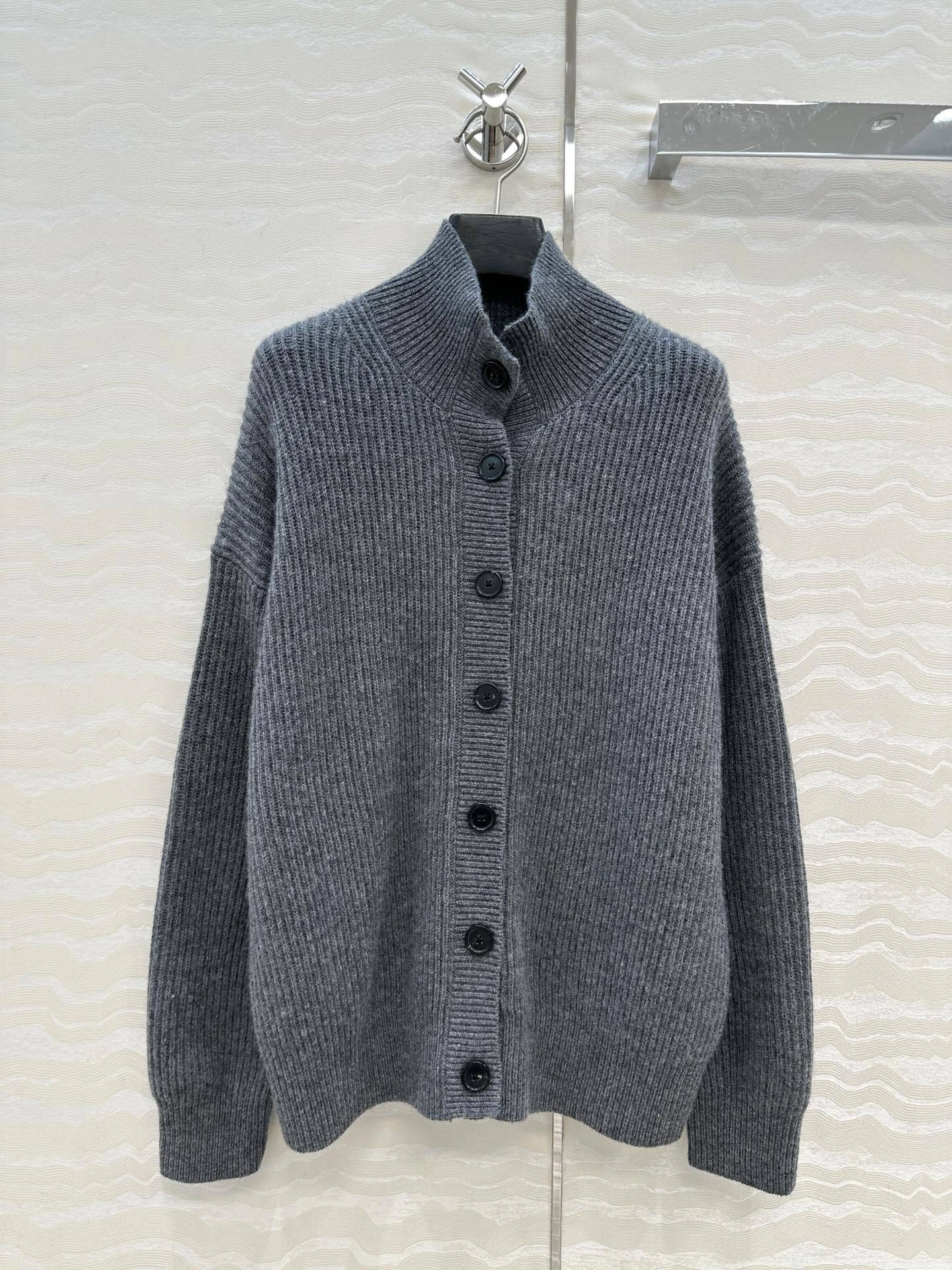 Victoria-- Pr141 cashmere item:E-F327J0924