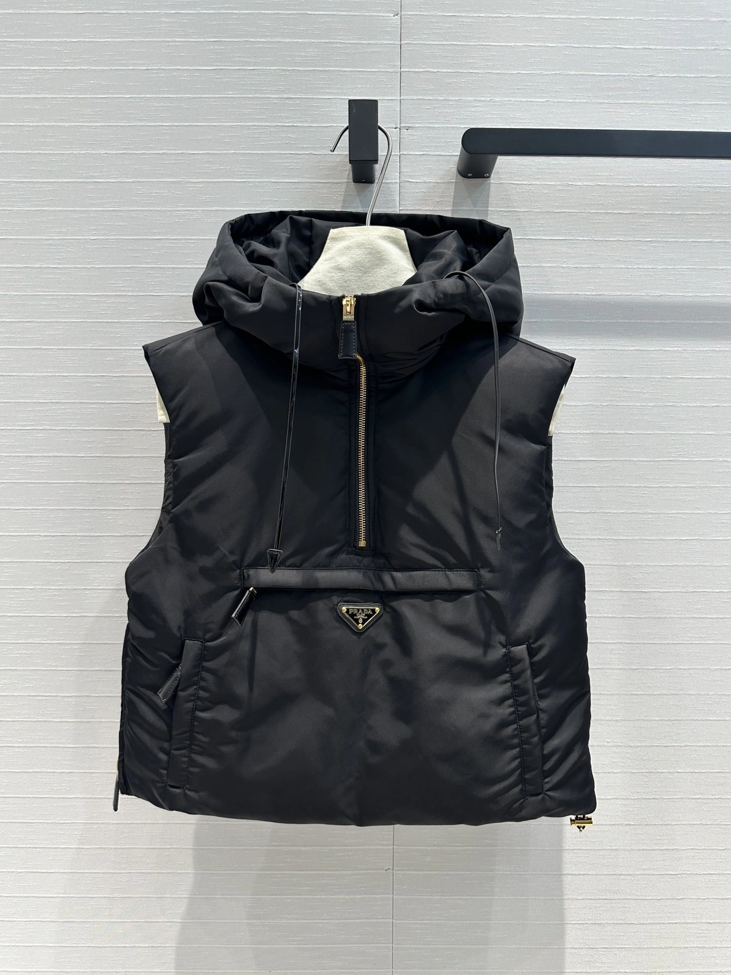 Victoria-- Pr141 item:D-F240H2532