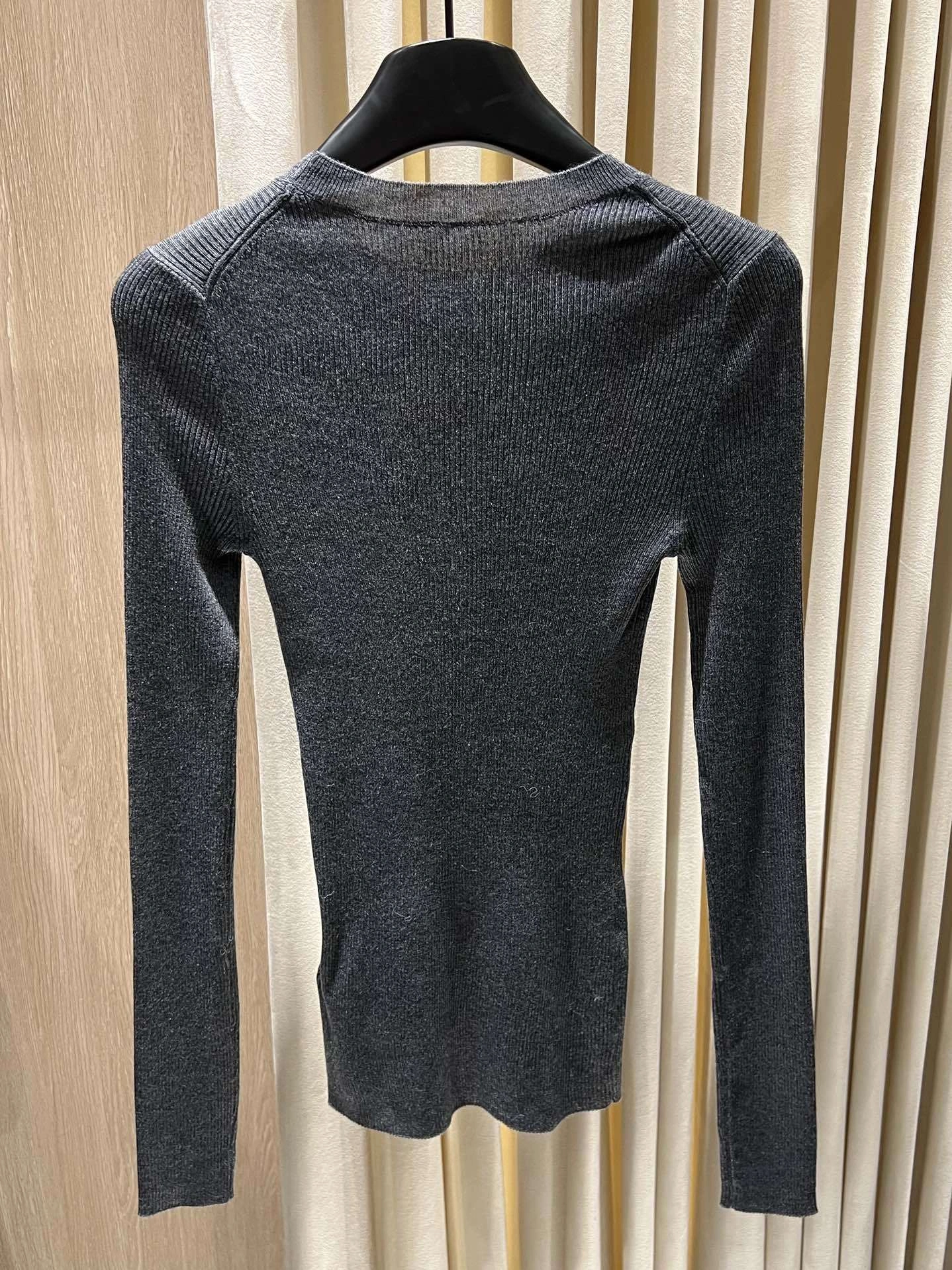 Victoria-- Pr141 item:E-F140J2112H