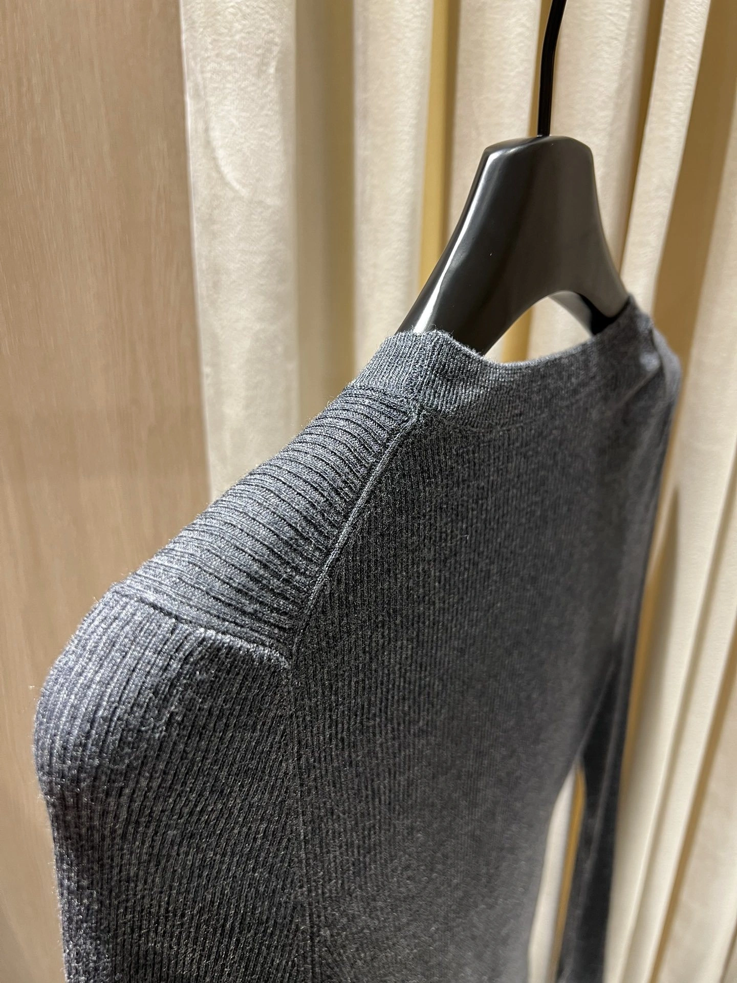 Victoria-- Pr141 item:E-F140J2112H
