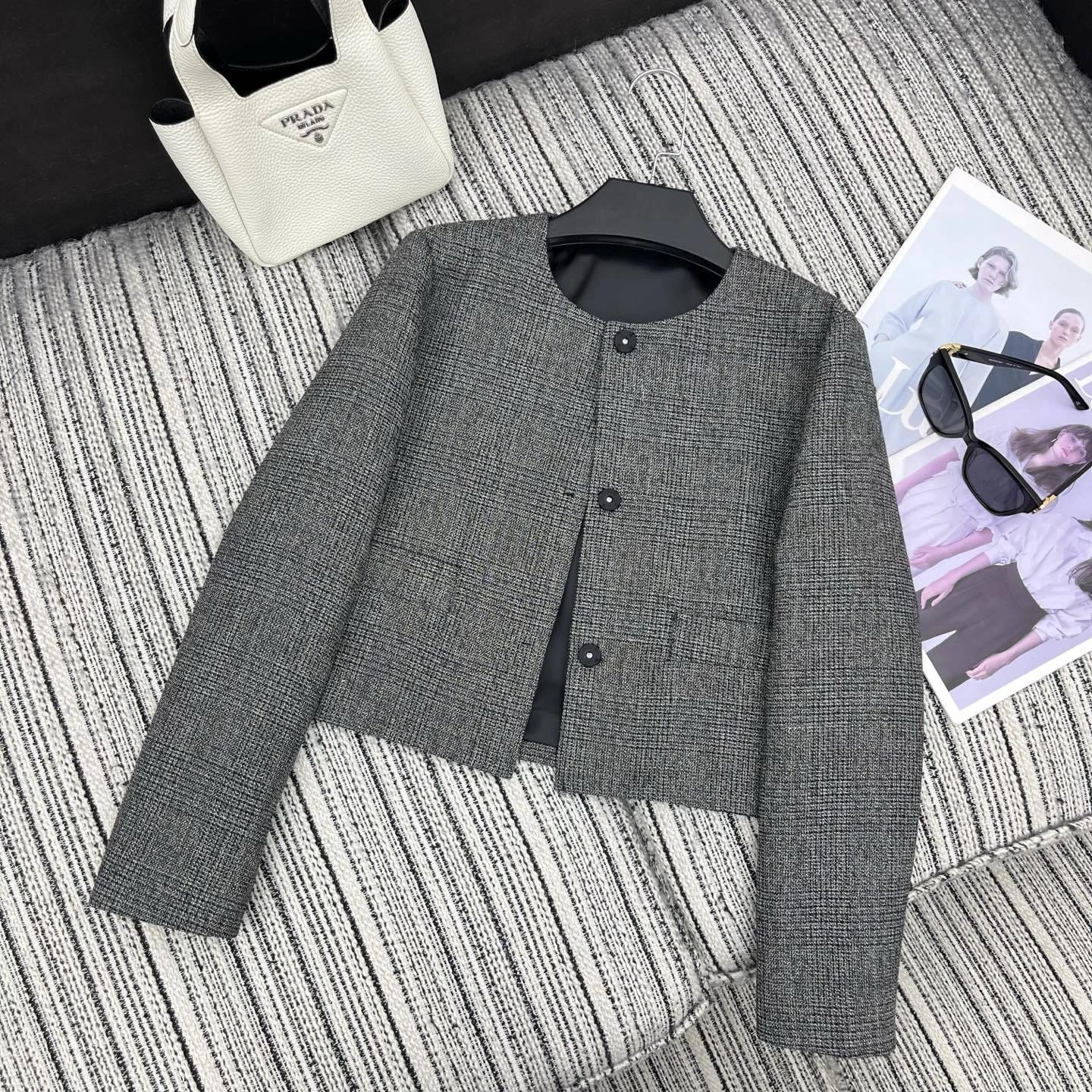 Victoria-- Pr141 wool item:E-F327J0926