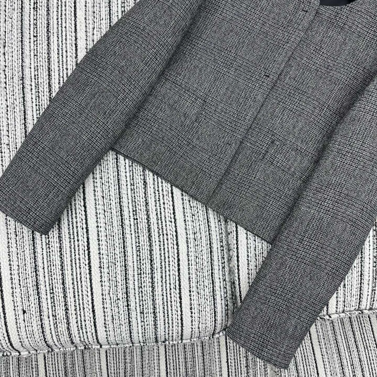 Victoria-- Pr141 wool item:E-F327J0926