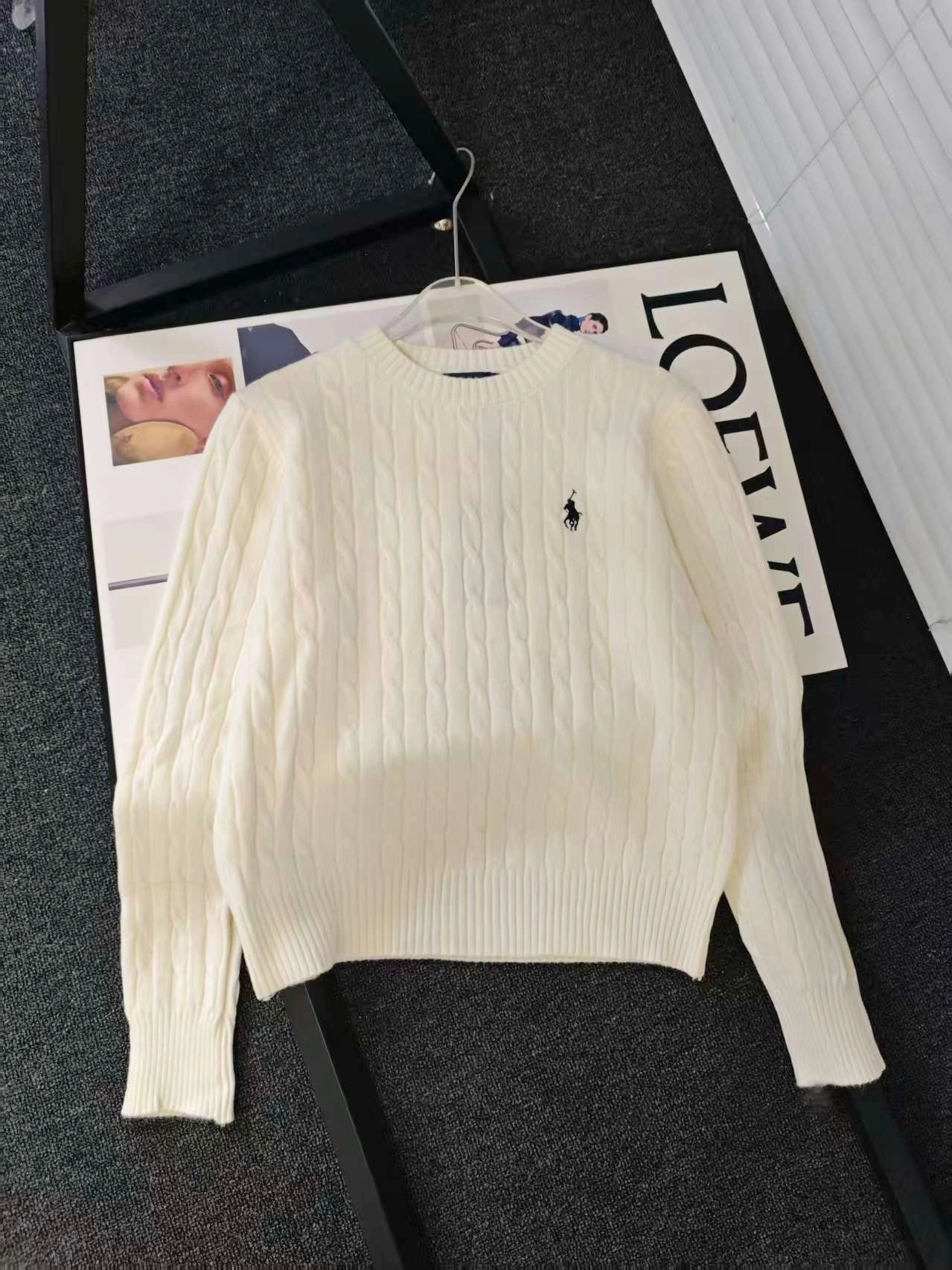 Victoria-- R18ph embroidery 3colour item:E-F110L1860-3F