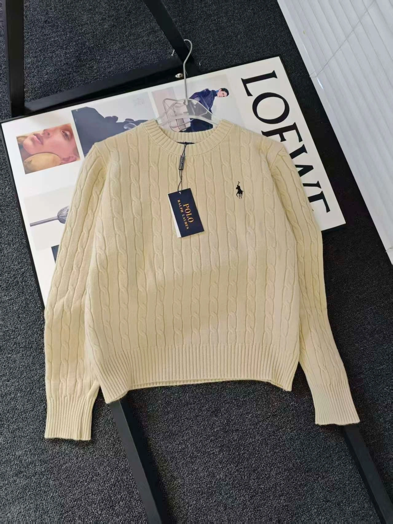 Victoria-- R18ph embroidery 3colour item:E-F110L1860-3F