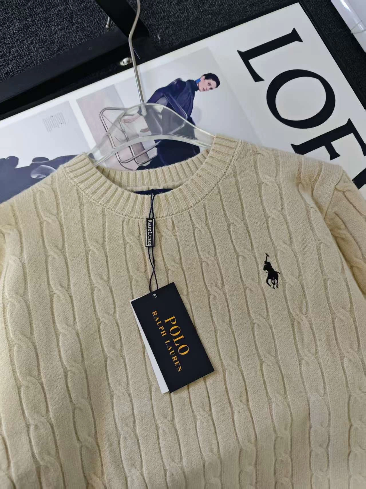 Victoria-- R18ph embroidery 3colour item:E-F110L1860-3F