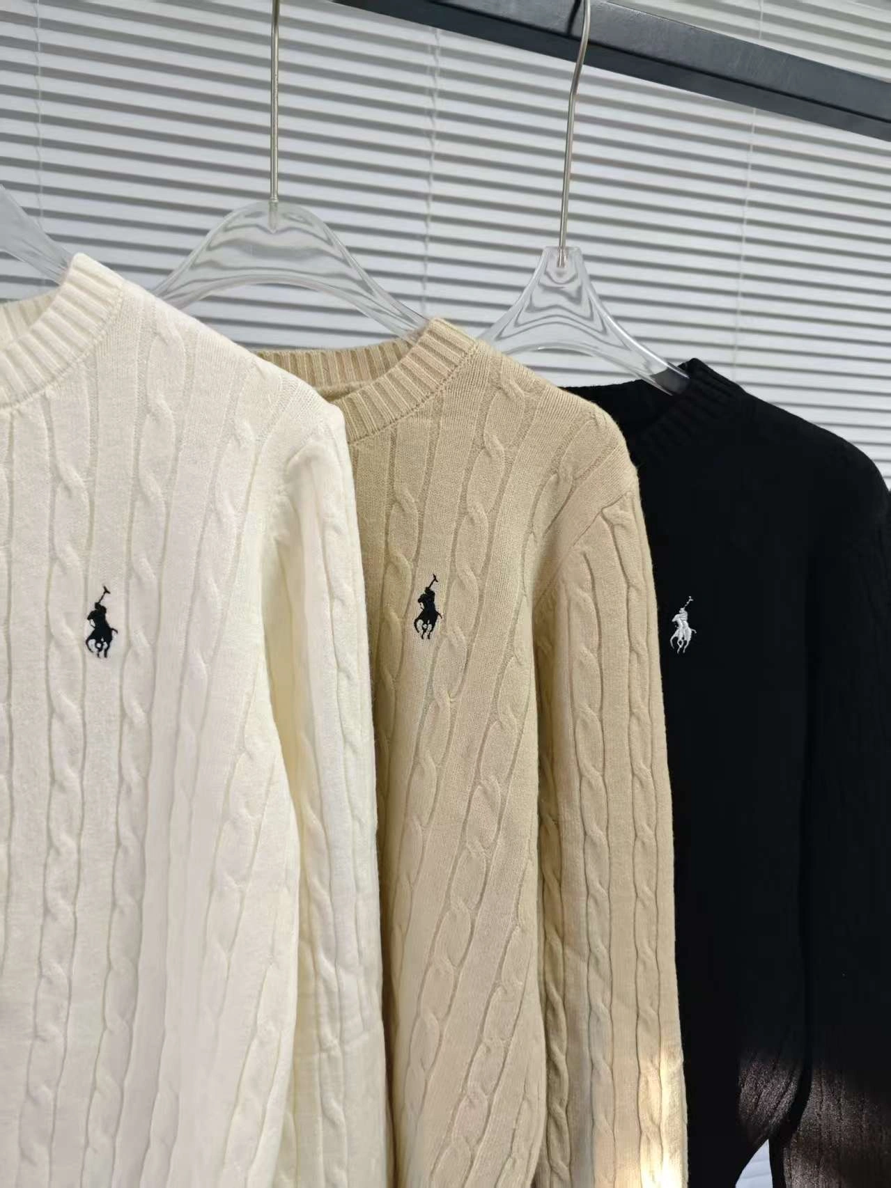 Victoria-- R18ph embroidery 3colour item:E-F110L1860-3F