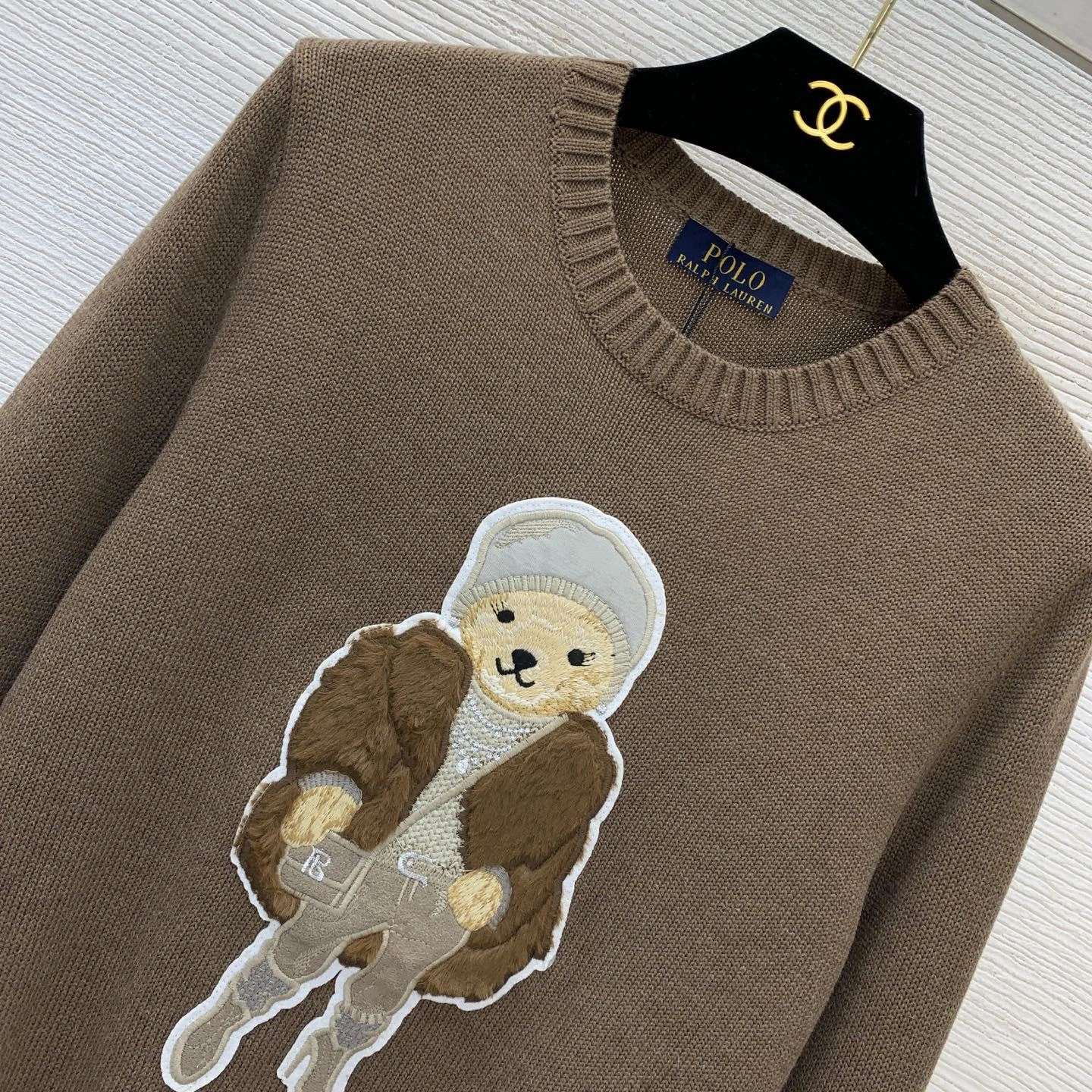 Victoria-- R18ph embroidery item:E-F044L1981H