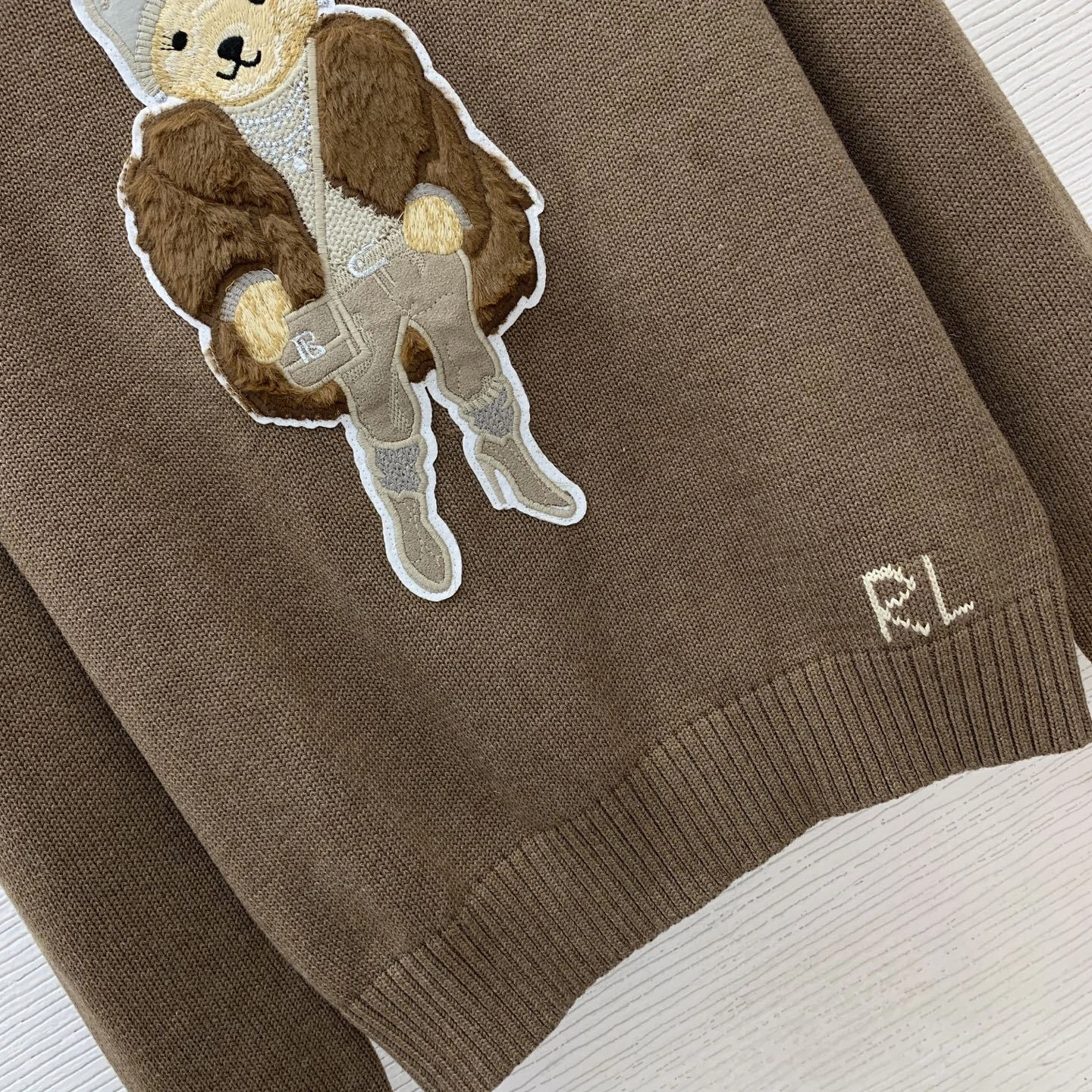 Victoria-- R18ph embroidery item:E-F044L1981H