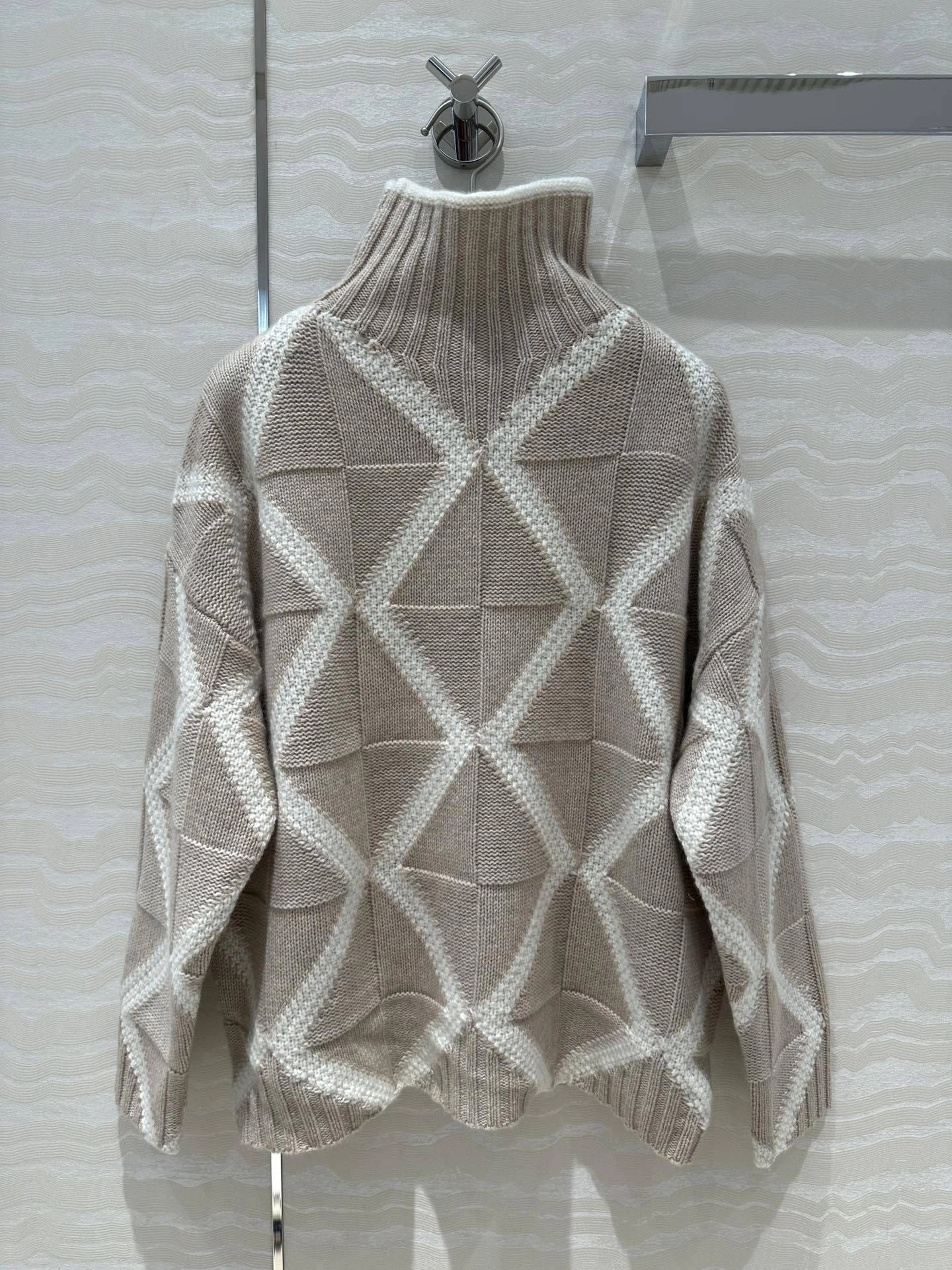 Victoria-- V595t1 cashmere item:D-F061I0731