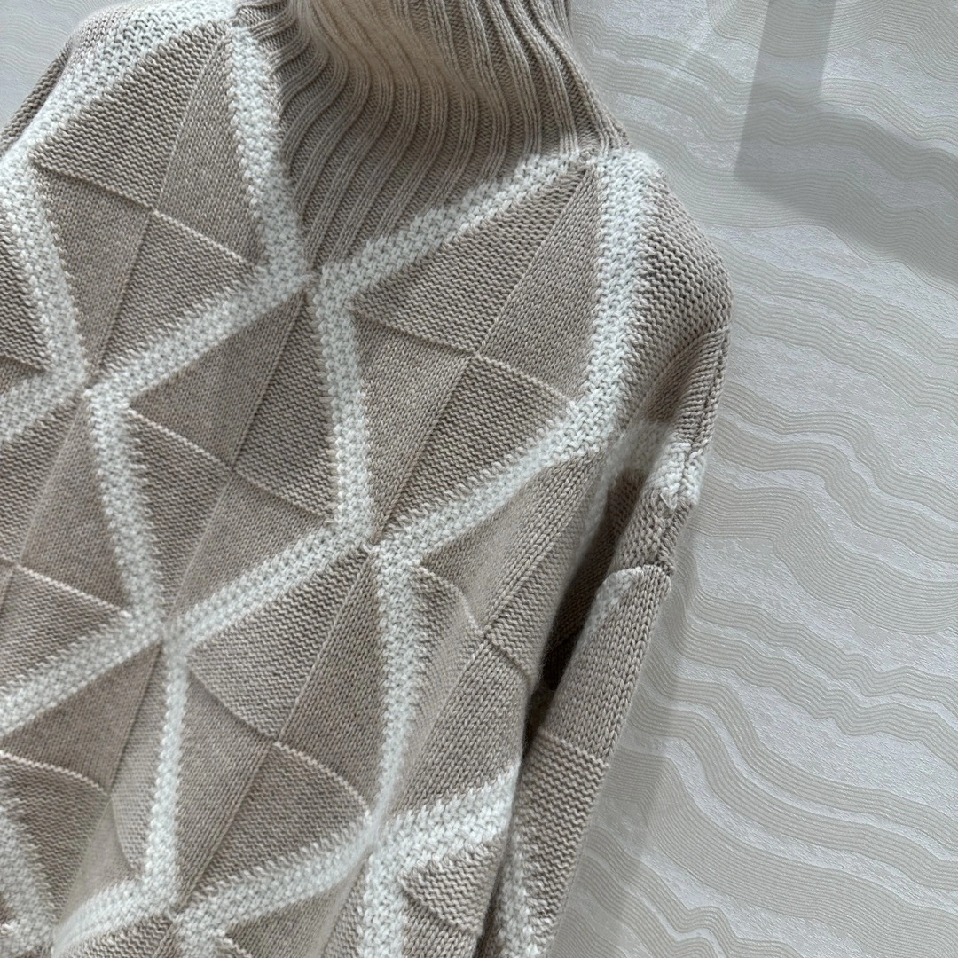 Victoria-- V595t1 cashmere item:D-F061I0731