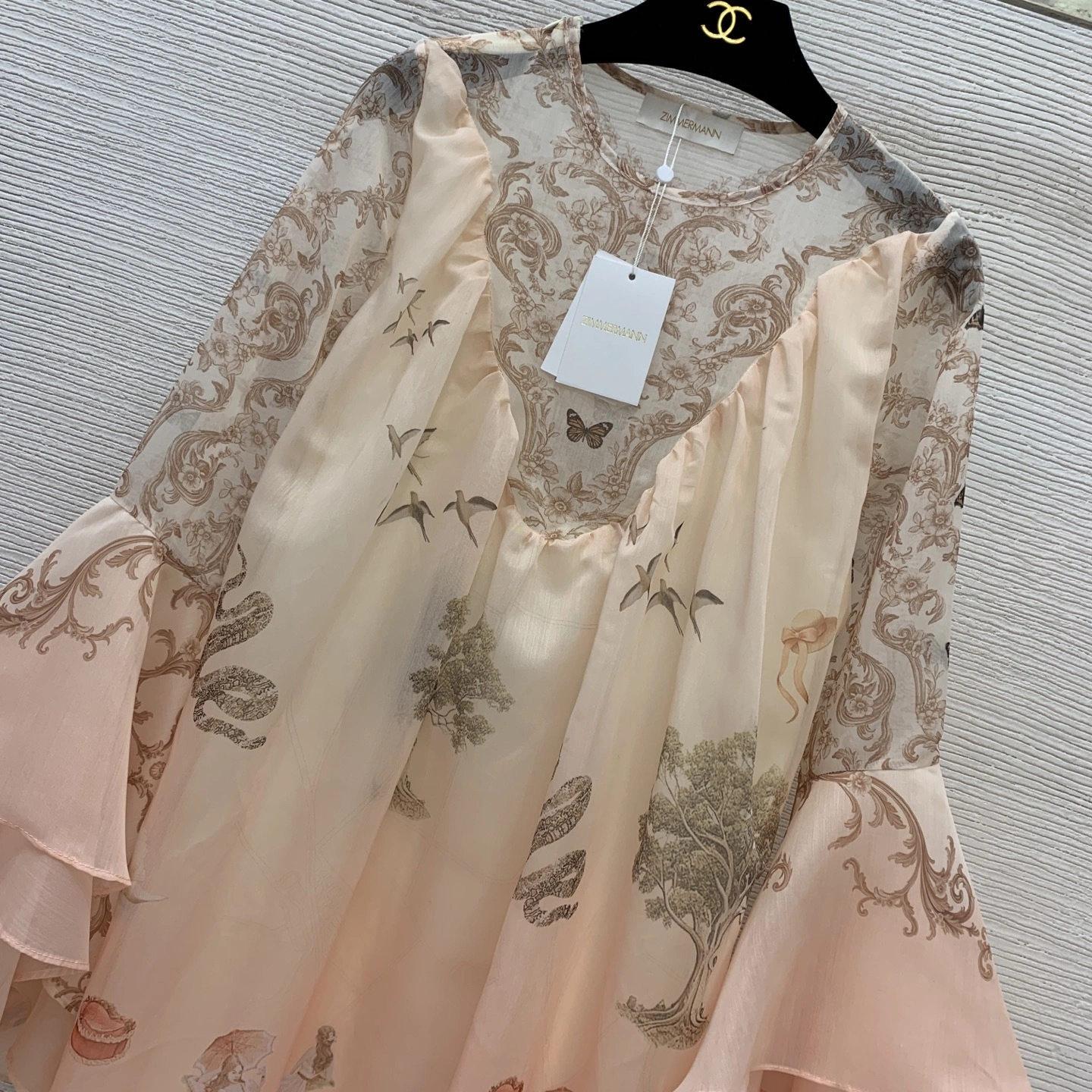 Victoria-- Zi775r7199 item:E-F044L2705H