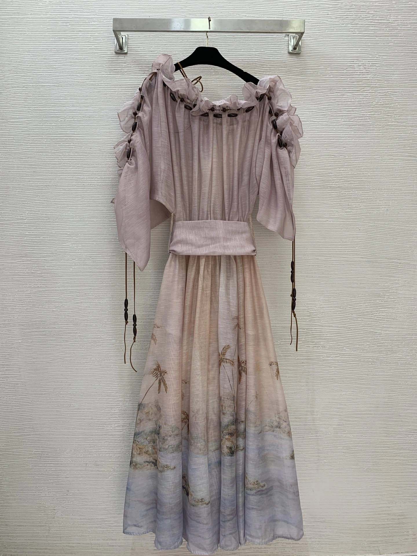 Victoria-- Zi775r7199 item:F-F044A1447H