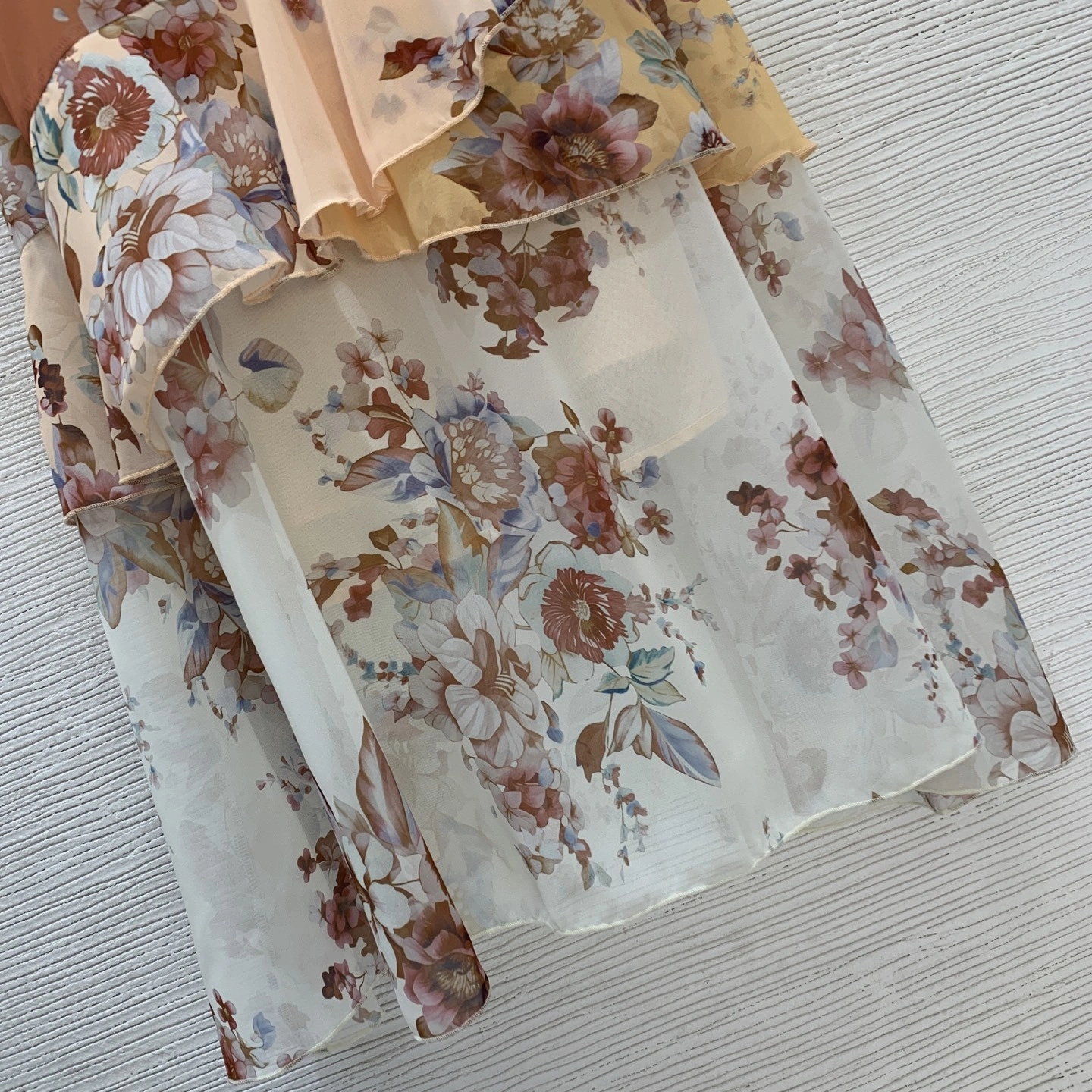 Victoria-- Zi775r7199 item:F-F044A1451H