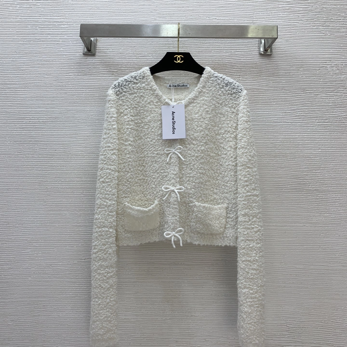 Victoria- 1395 wool item:E-F044I0221