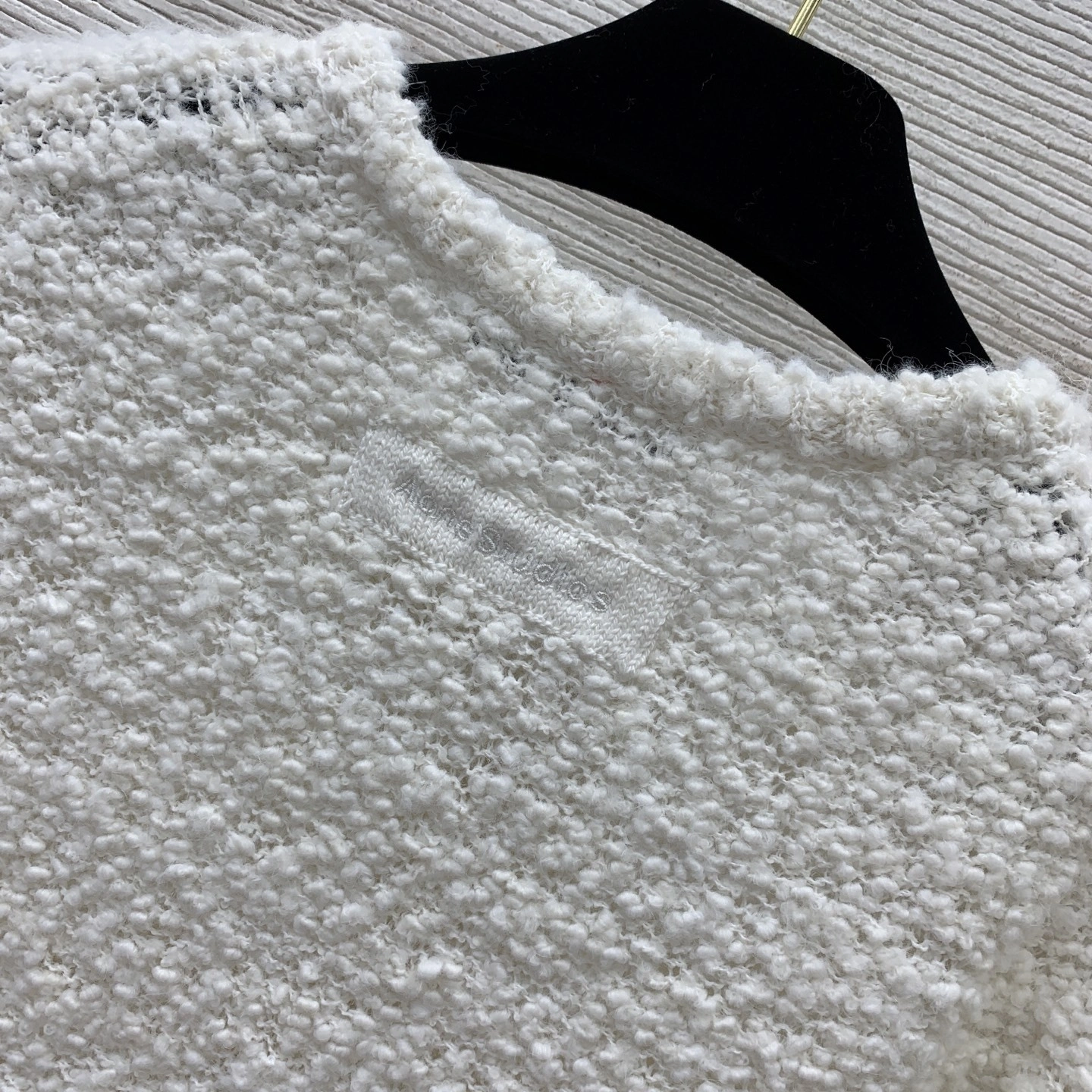 Victoria- 1395 wool item:E-F044I0221