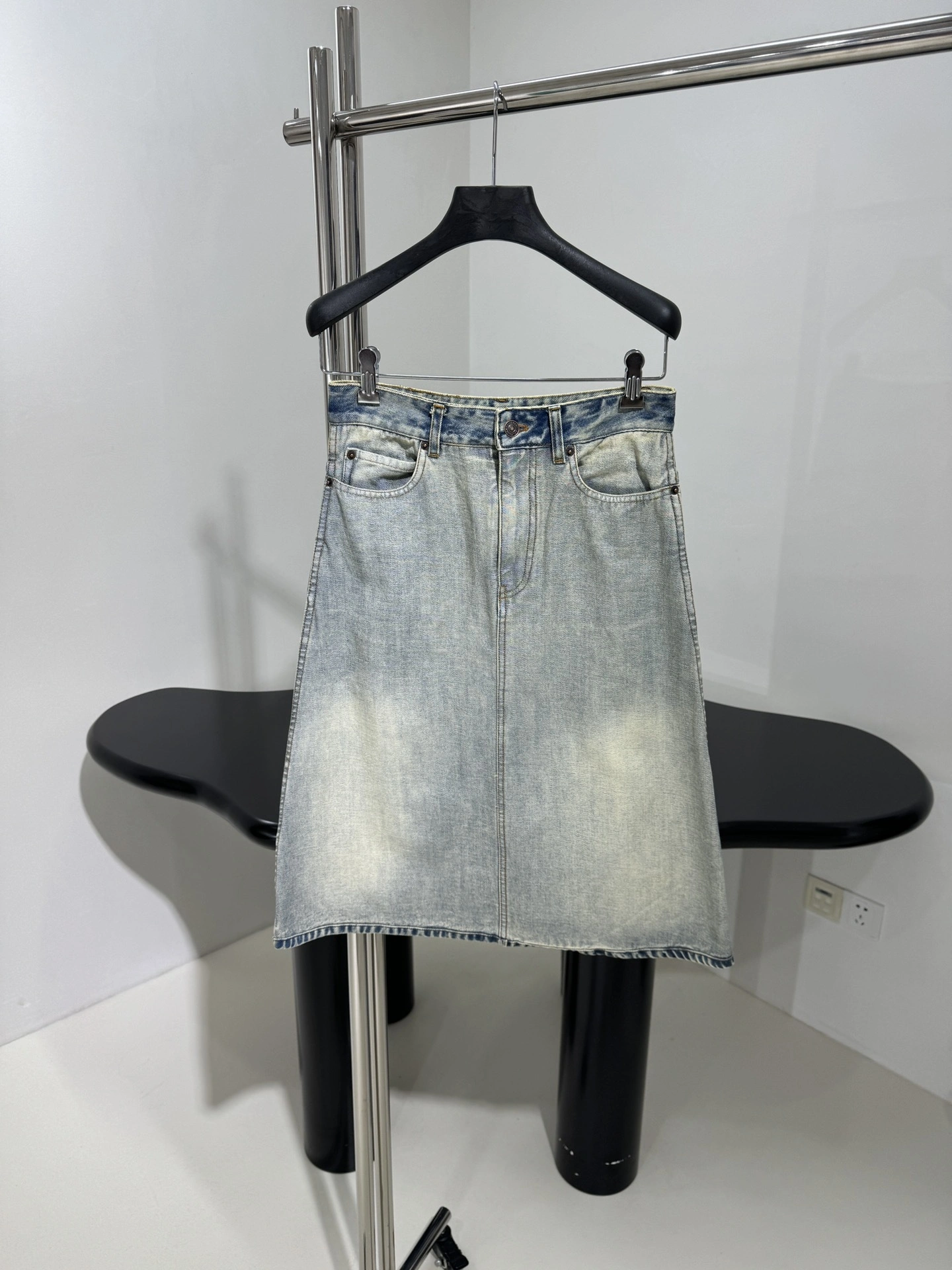 Victoria- 218593i16 item:D-F240G1013