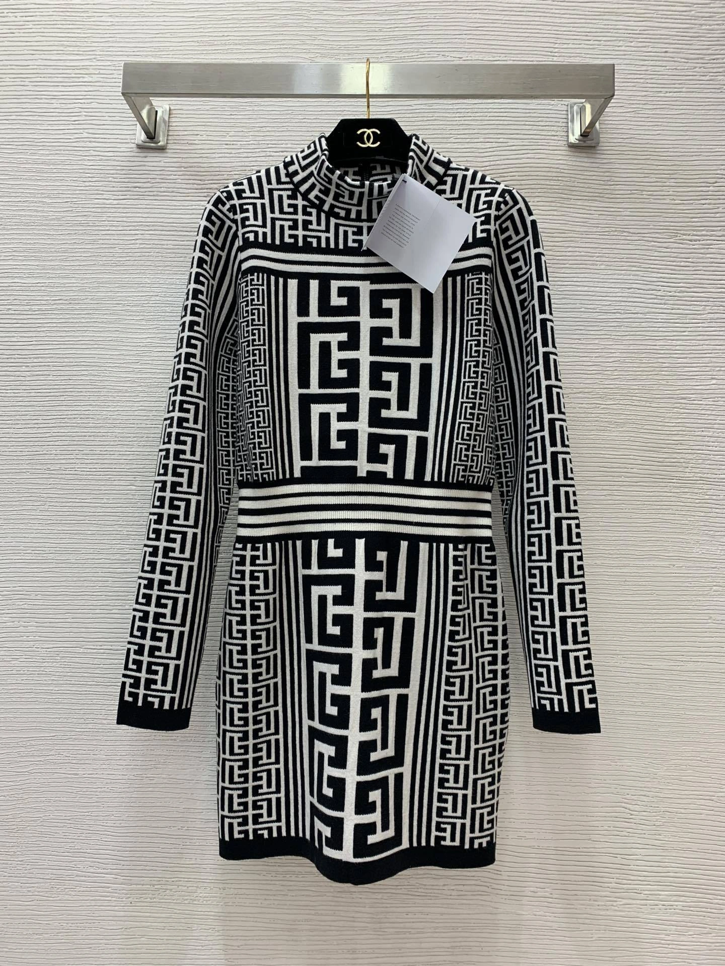 Victoria- 21871i9 item:E-F044A0298