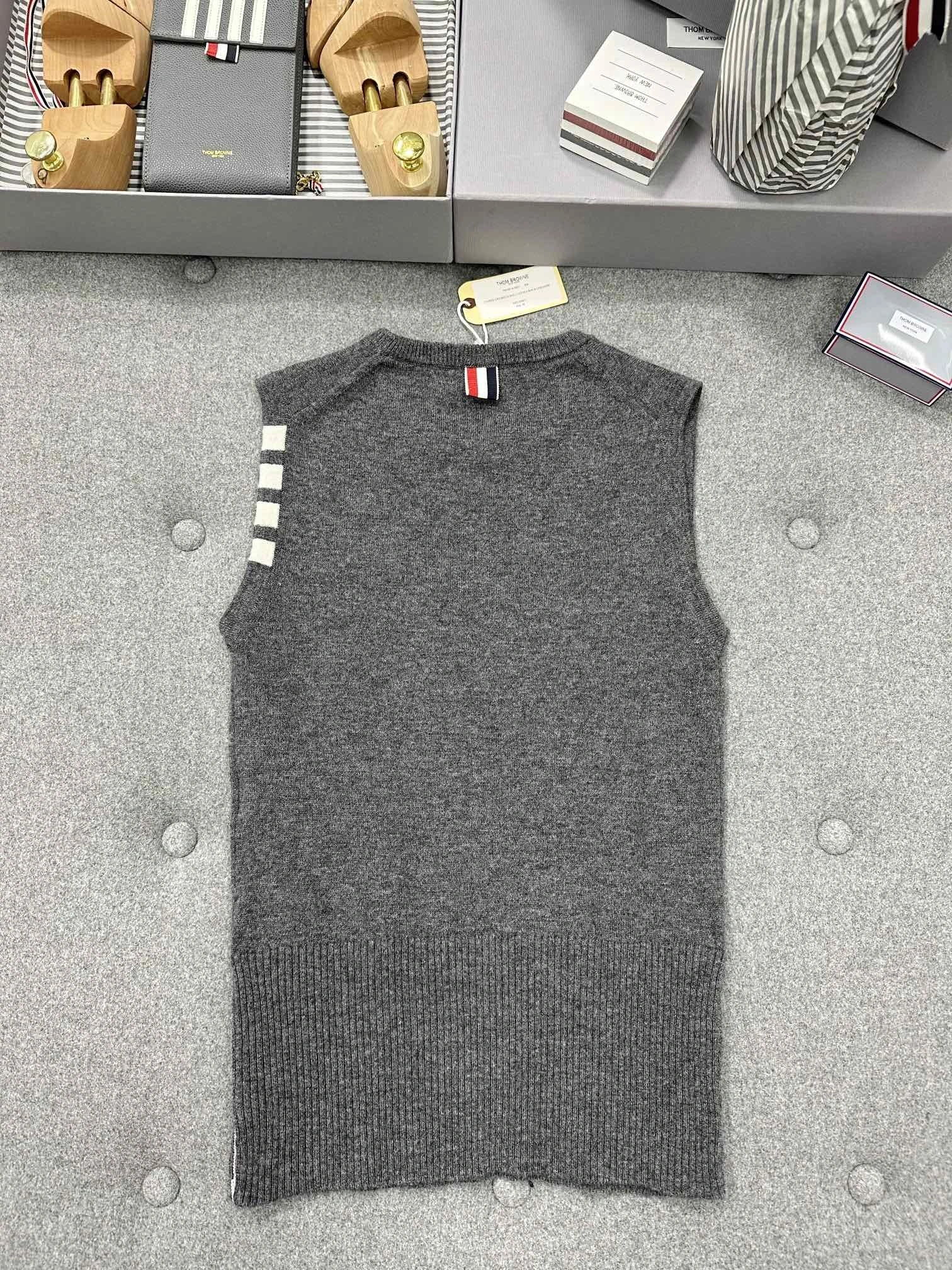 Victoria- 2row95 𝟰𝗯𝗮𝗿 item:C-F801K3004