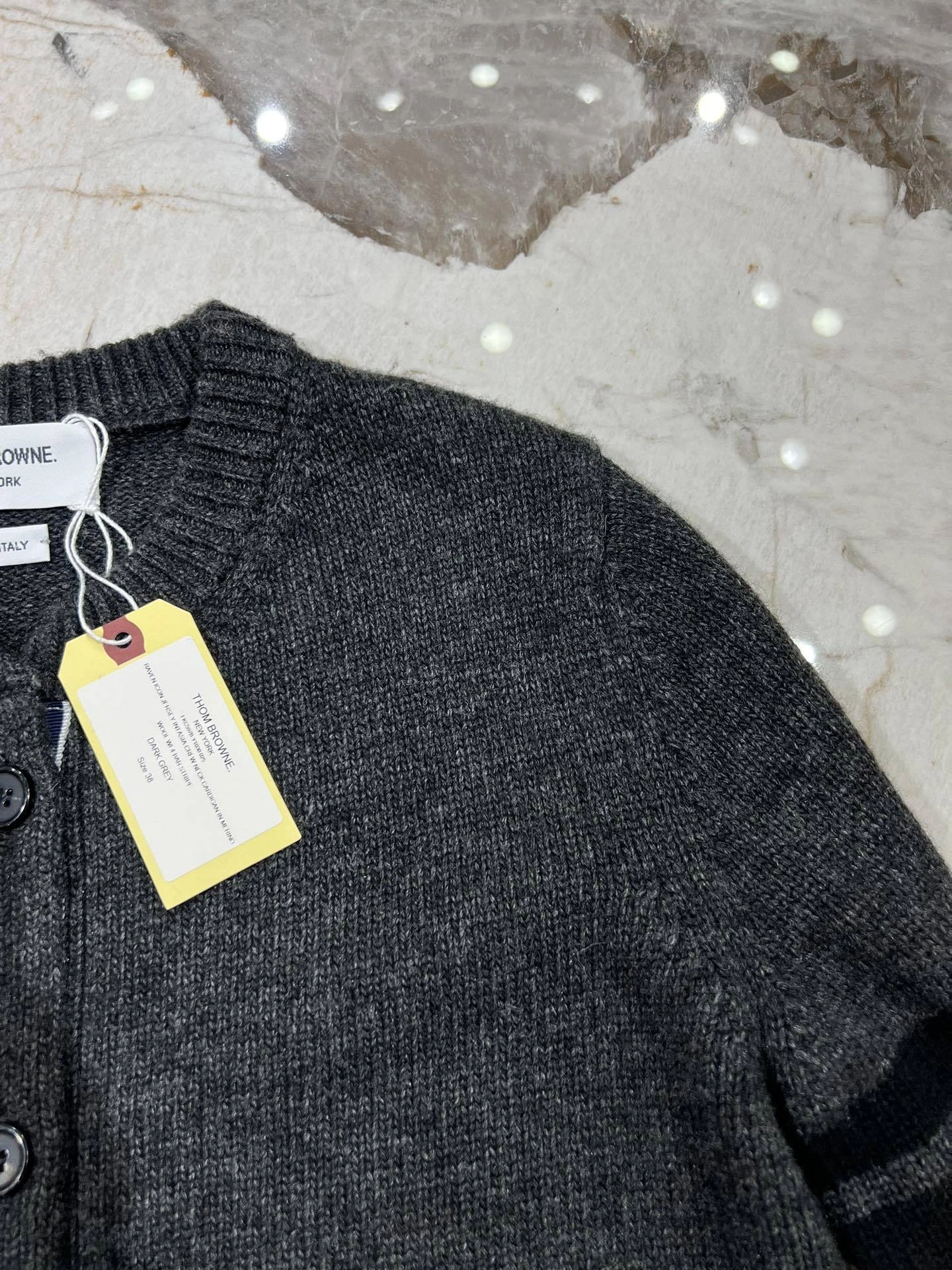 Victoria- 2row95 wool item:D-F140J5961
