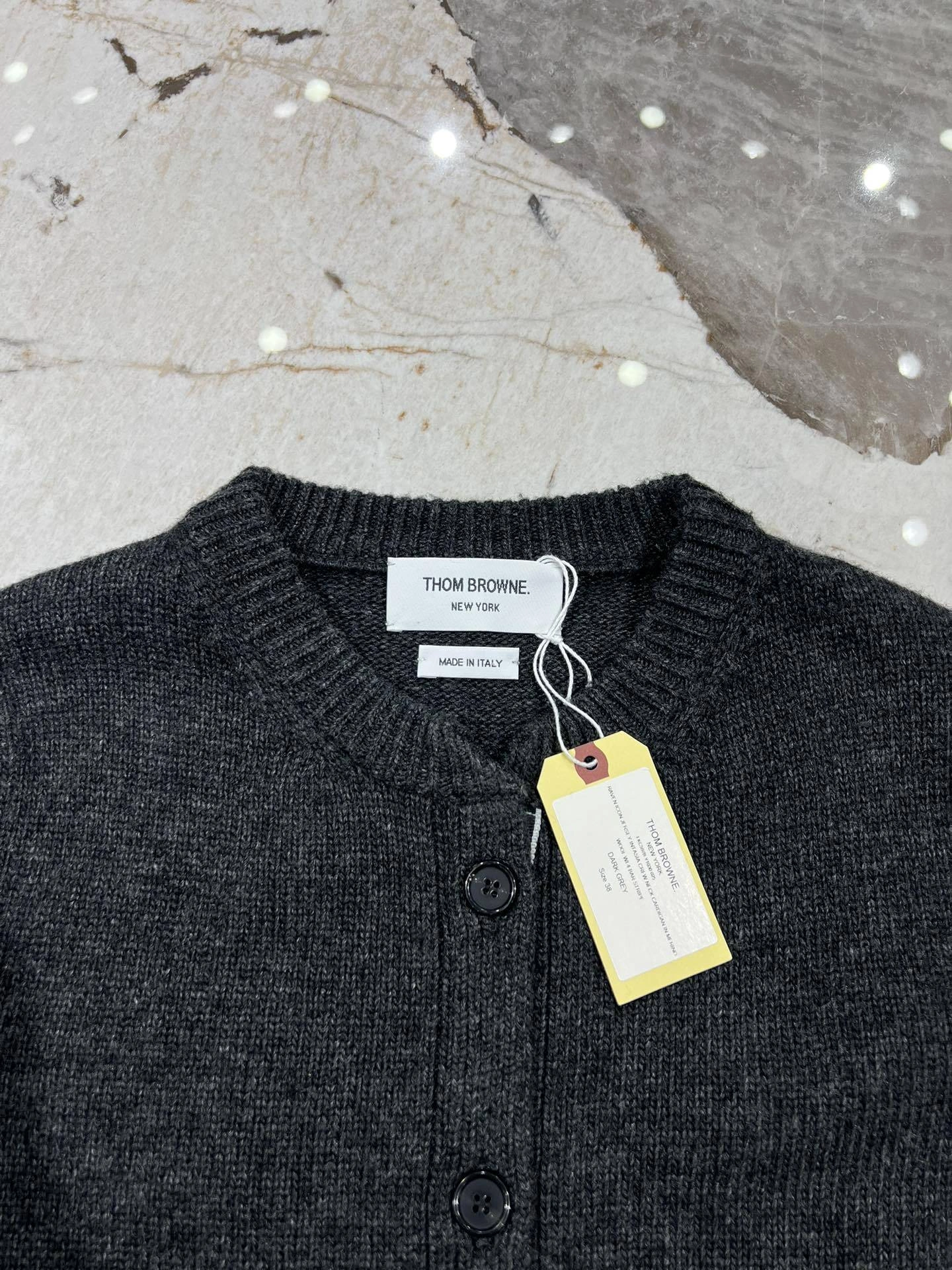 Victoria- 2row95 wool item:D-F140J5961