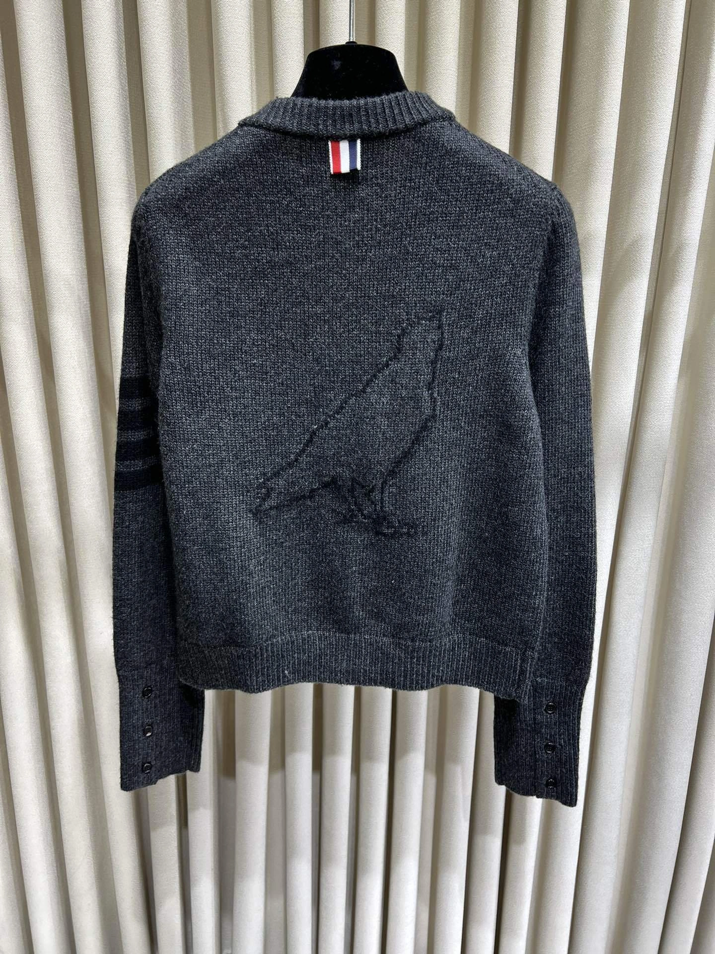 Victoria- 2row95 wool item:D-F140J5961