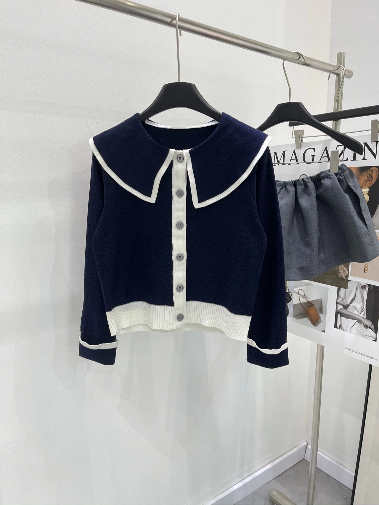 Victoria- 2row95 wool item:D-F245K1630