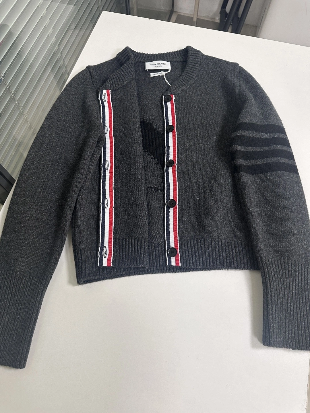 Victoria- 2row95 wool item:E-F290E0632