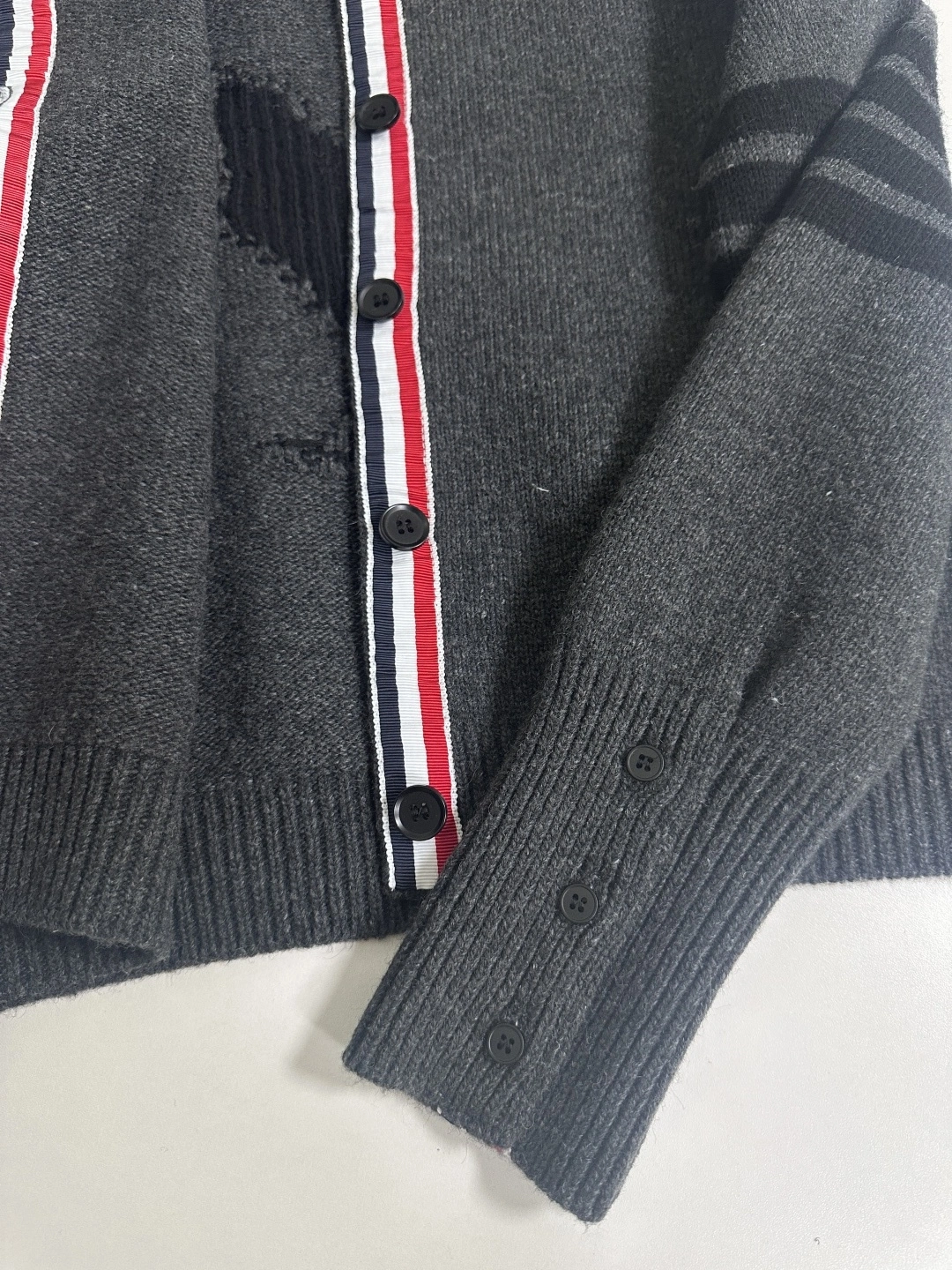 Victoria- 2row95 wool item:E-F290E0632