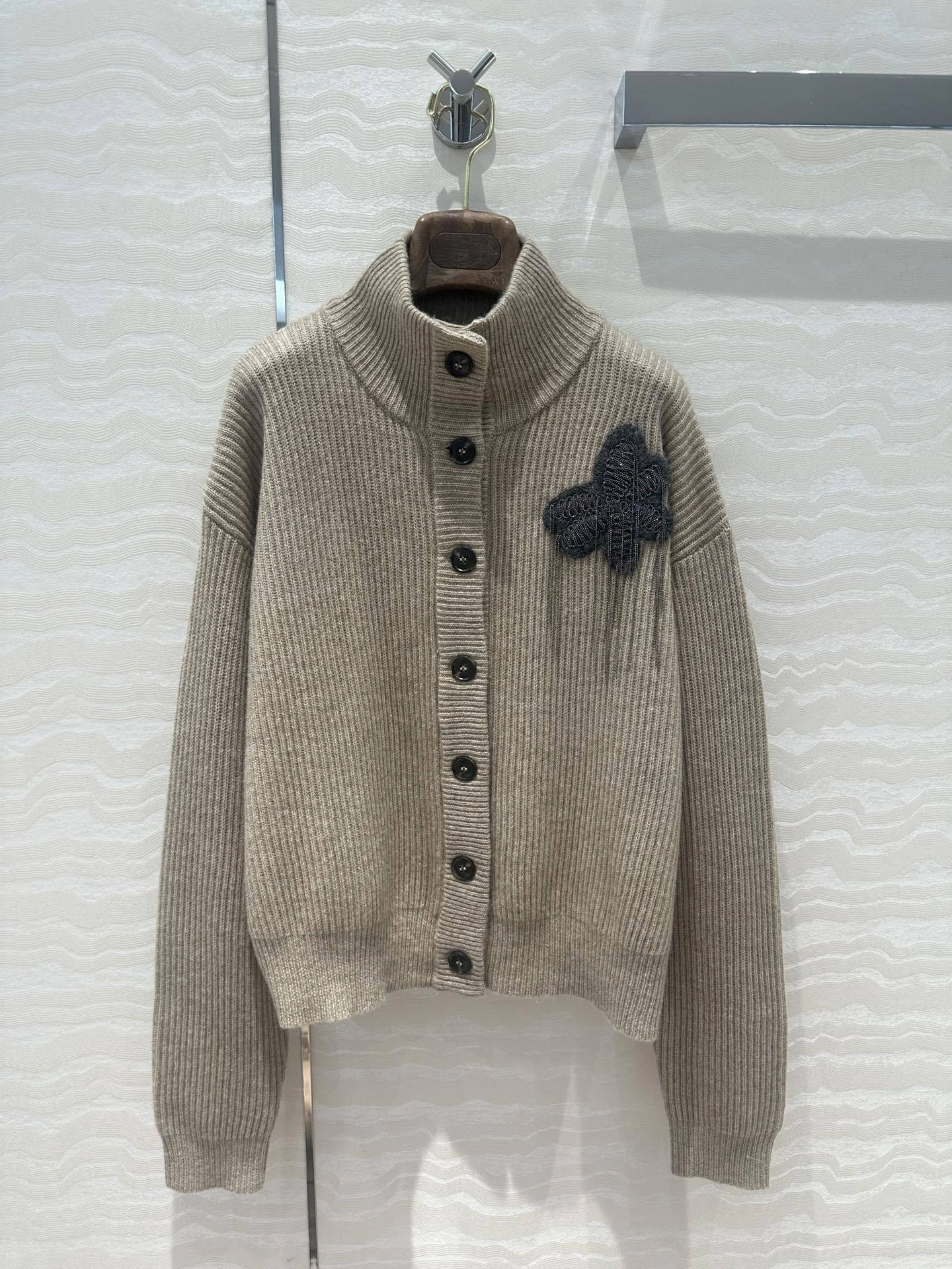 Victoria- 2ru9588o Cashmere item:D-F240H2617
