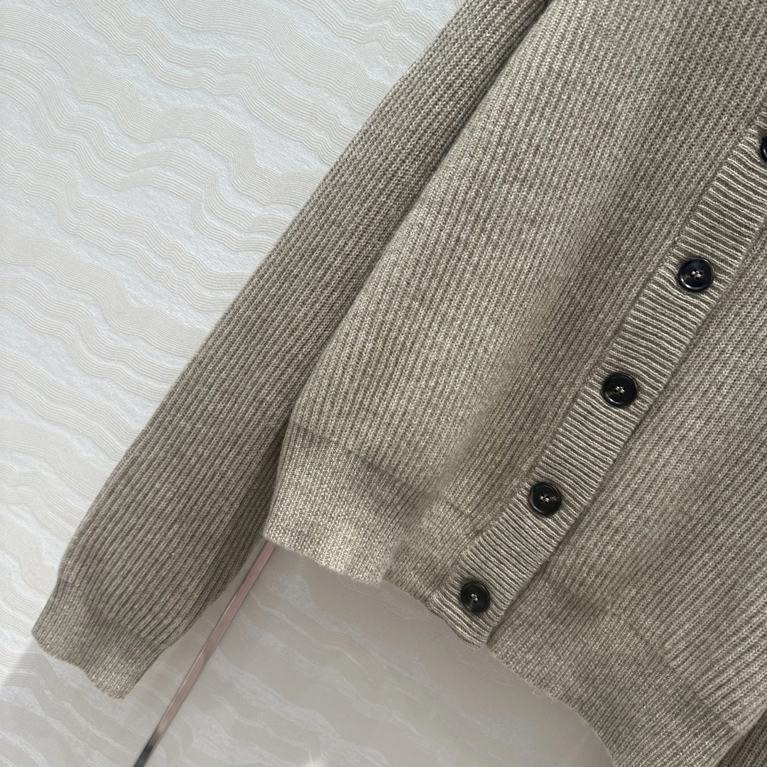 Victoria- 2ru9588o Cashmere item:D-F240H2617