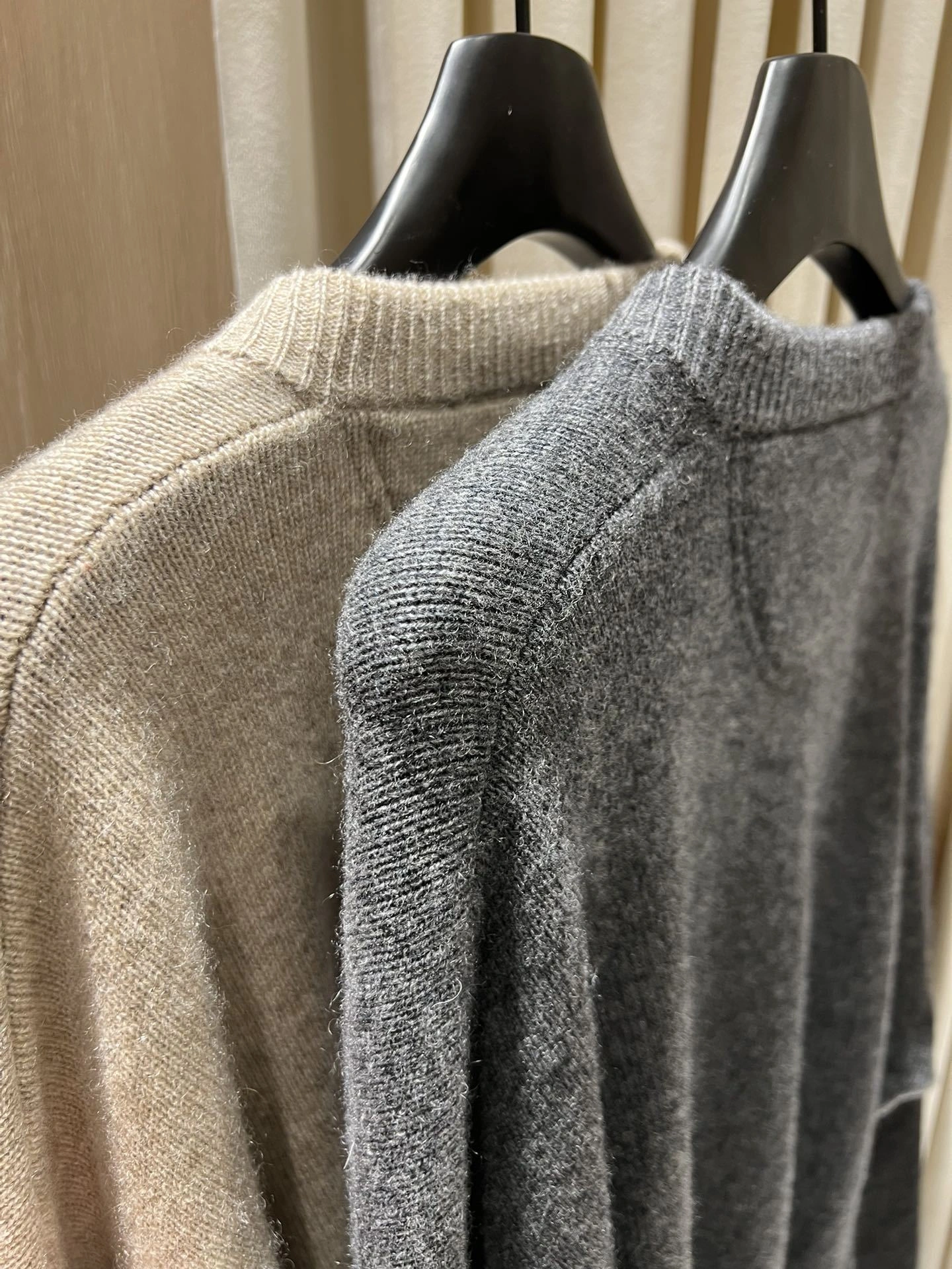 Victoria- 2ru9588o cashmere 2colour item:E-F140I2745-2H