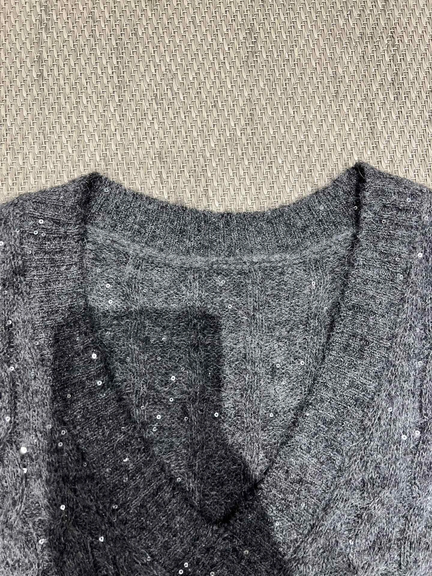 Victoria- 2ru9588o wool item:E-F140I2738H