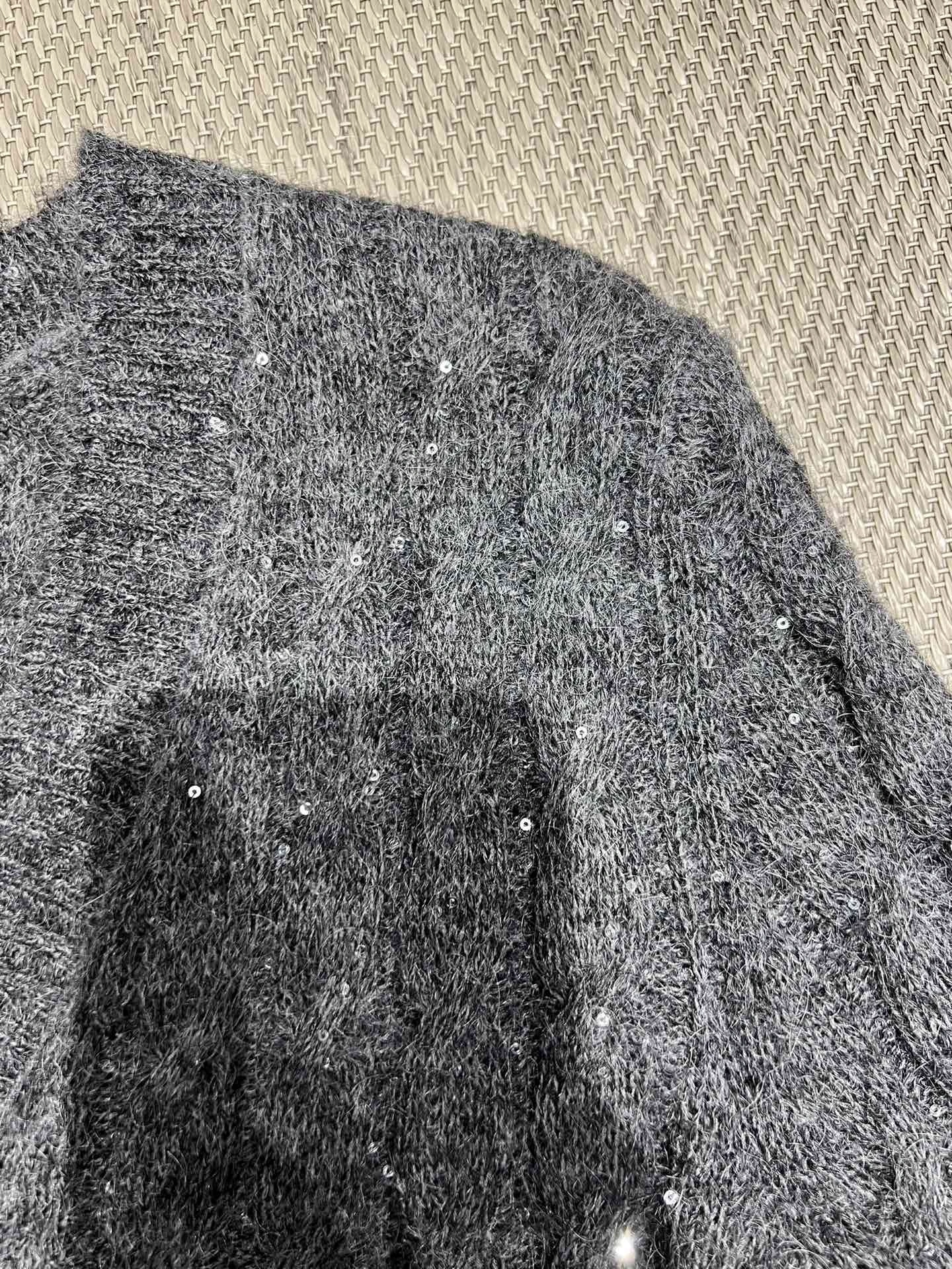 Victoria- 2ru9588o wool item:E-F140I2738H